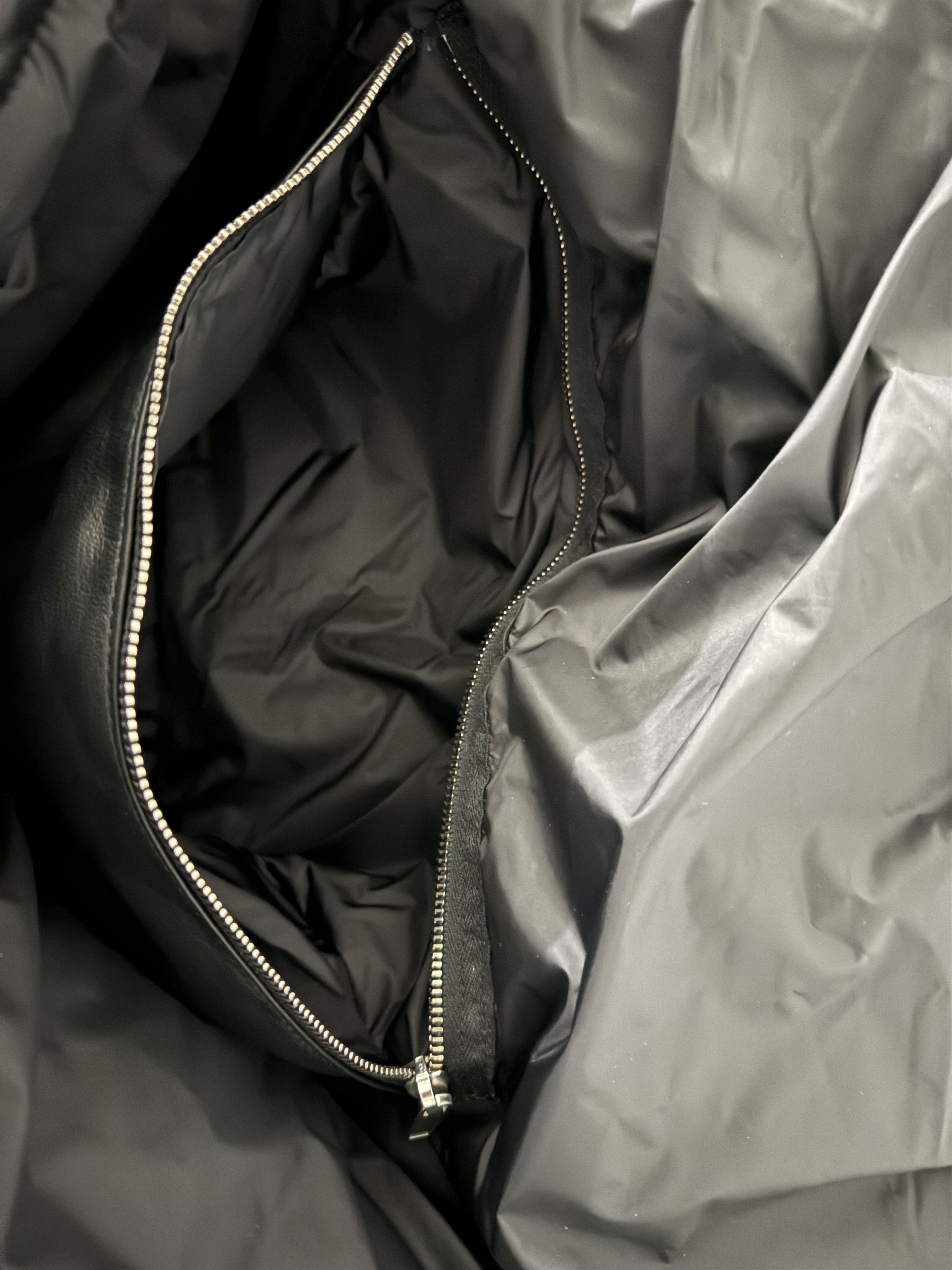 Rick Owens Very Big Pillow Griffin Quilted Leather Shoulder Bag Size ONE SIZE - 13 Thumbnail