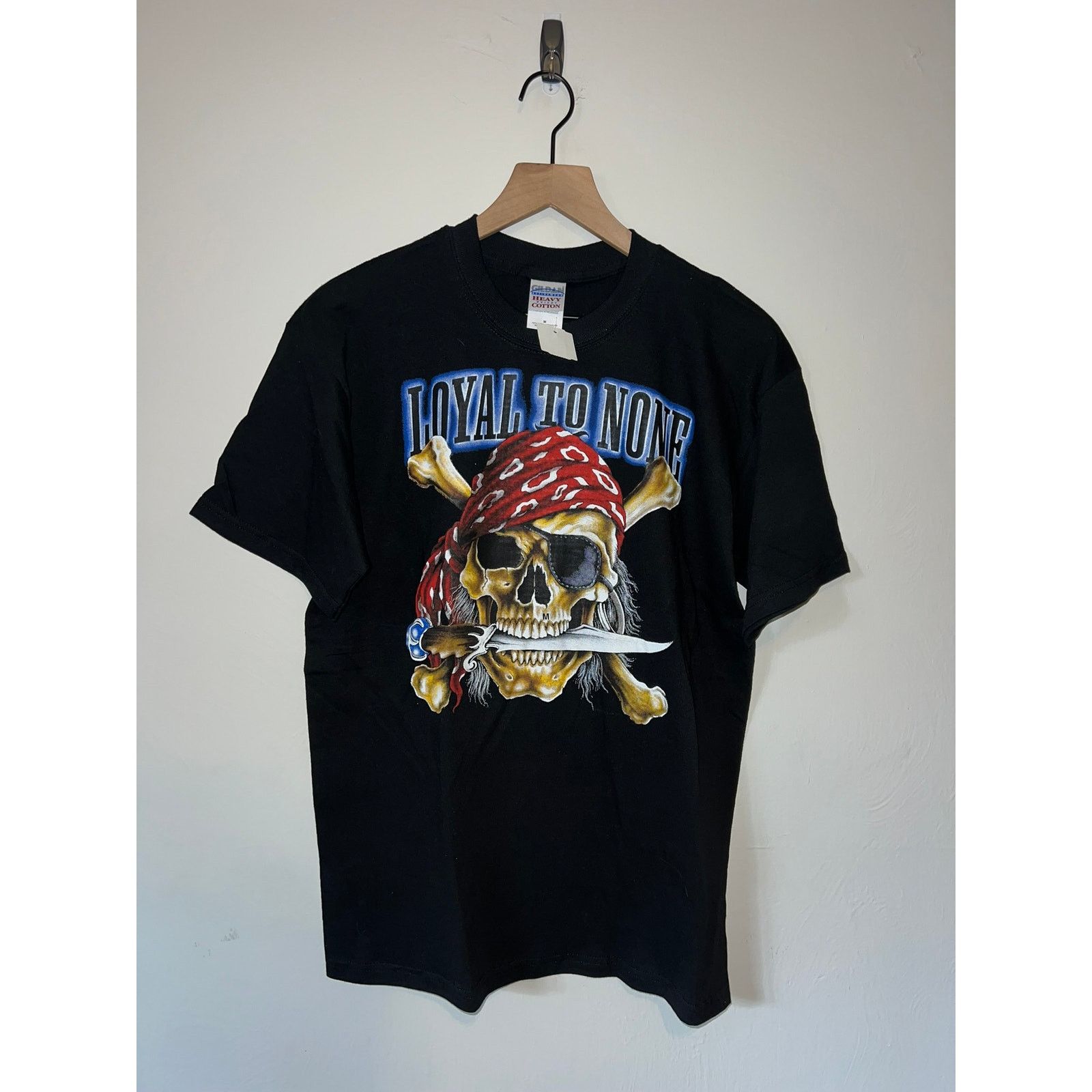Gildan Vintage Pirate Shirt Loyal To None Pirate Knife Tee Medium Size US M / EU 48-50 / 2 - 1 Thumbnail