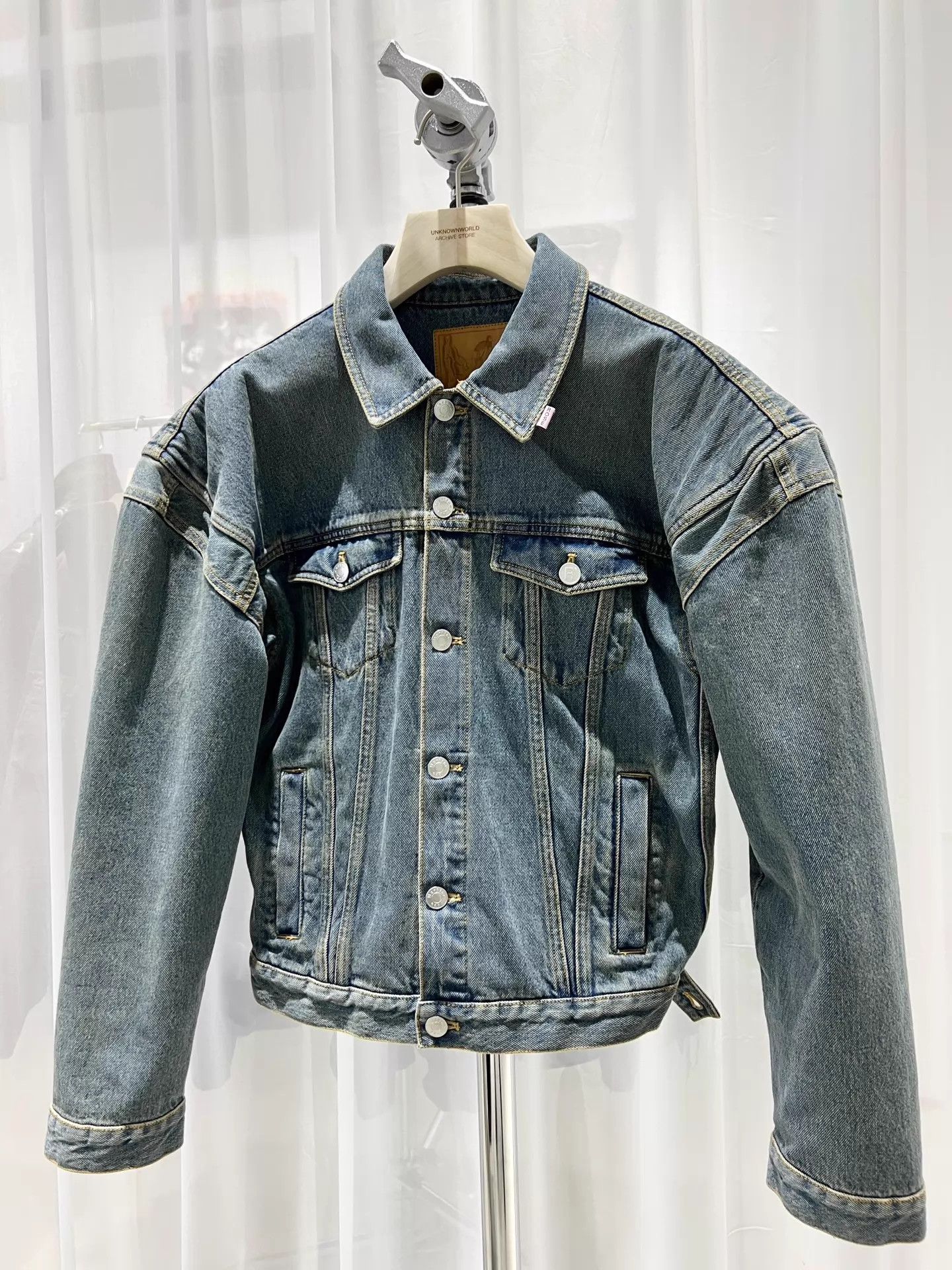 Martine Rose Martine Rose SS20 Padded Shoulder Denim Jacket Size S / US 4 / IT 40 - 3 Thumbnail