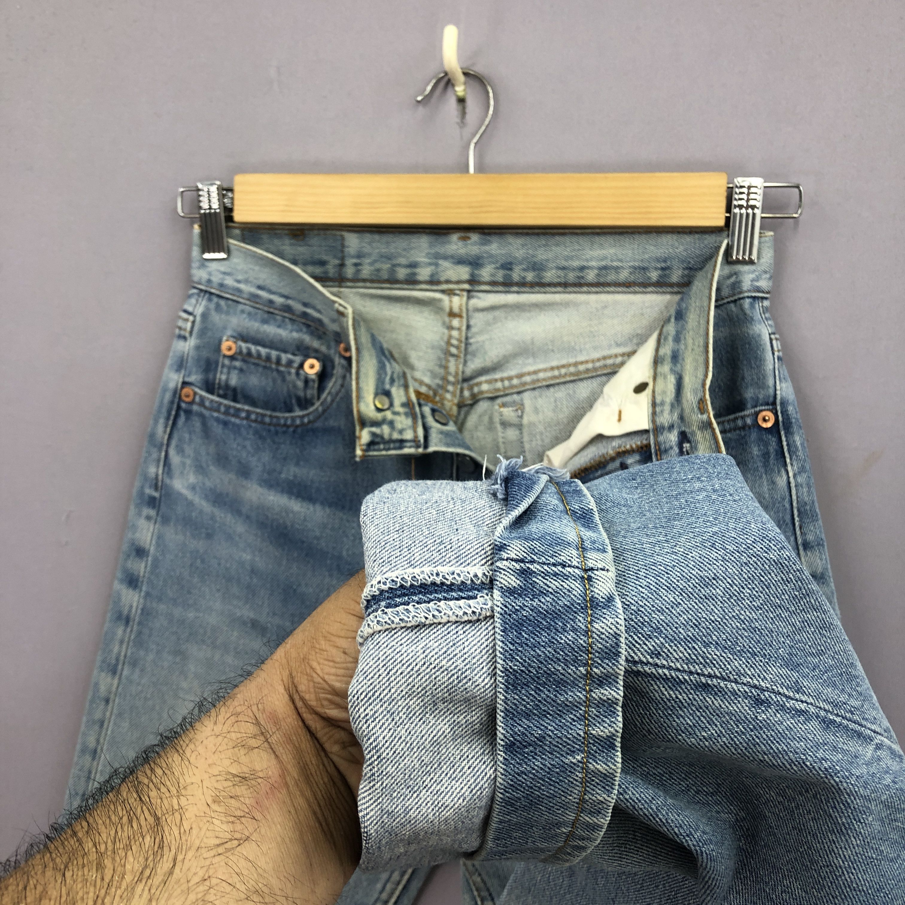 Levi's Vintage Levis 501 Faded Jeans Levi's Light Wash Ripped Denim Size 26" / US 2 / IT 38 - 8 Thumbnail