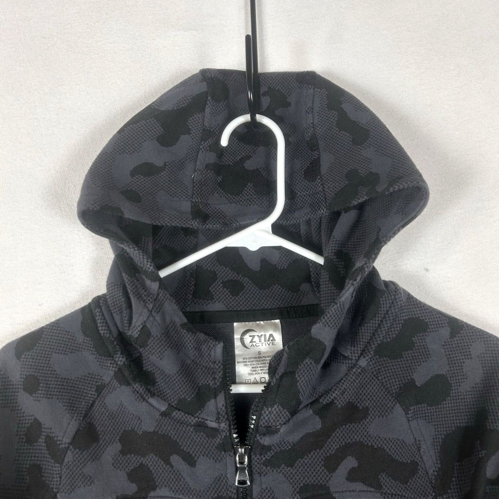 Vintage ZYIA Active Full Zip Hoodie Womens Small Black Gray Camouflage Pockets Zip Front Athletic Shirt (Hoodie) Size S / US 4 / IT 40 - 2 Thumbnail