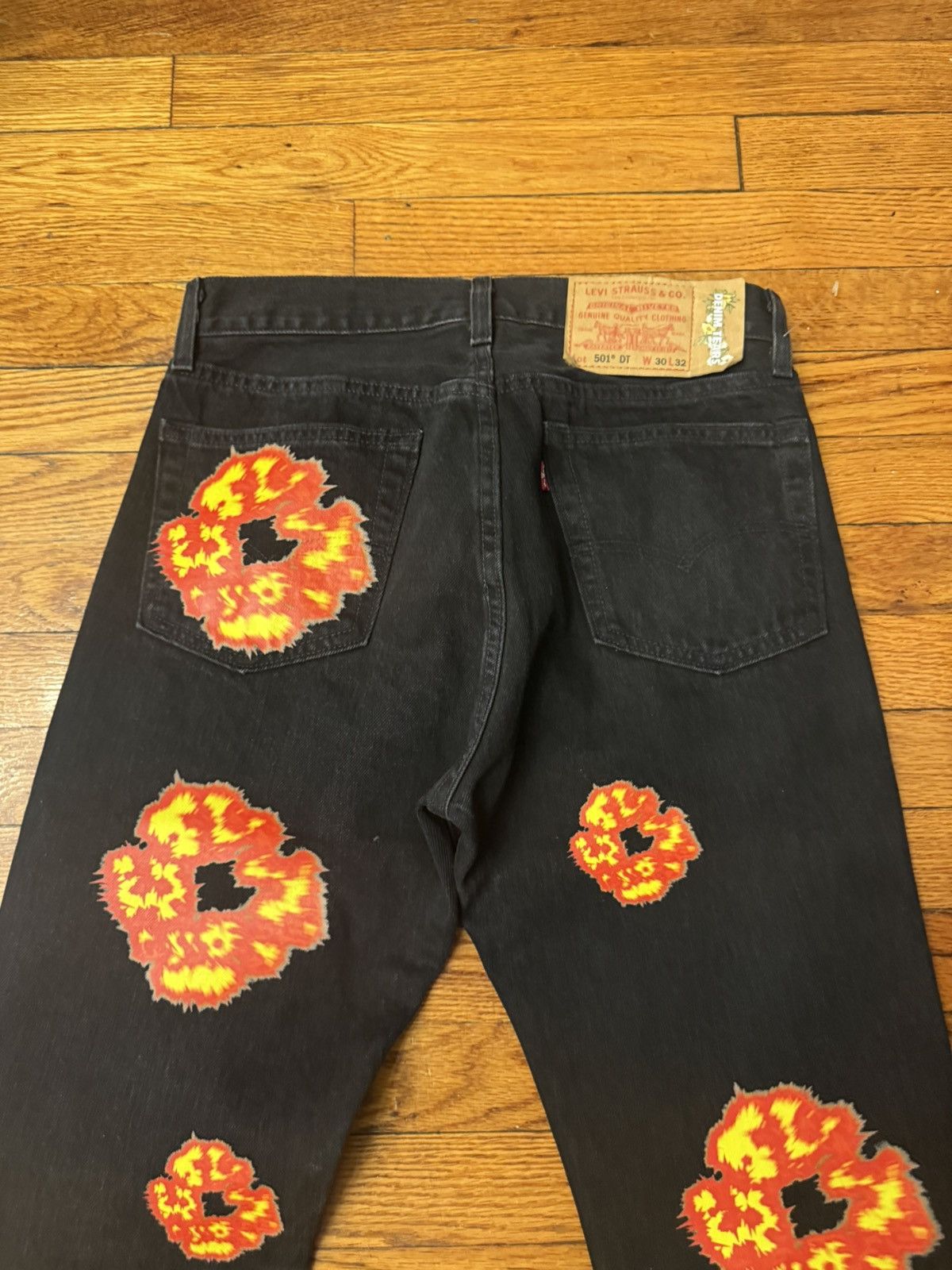 DENIM TEARS Denim Tears Offset Wreath Jeans Size 30 Size US 30 / EU 46 - 6 Thumbnail