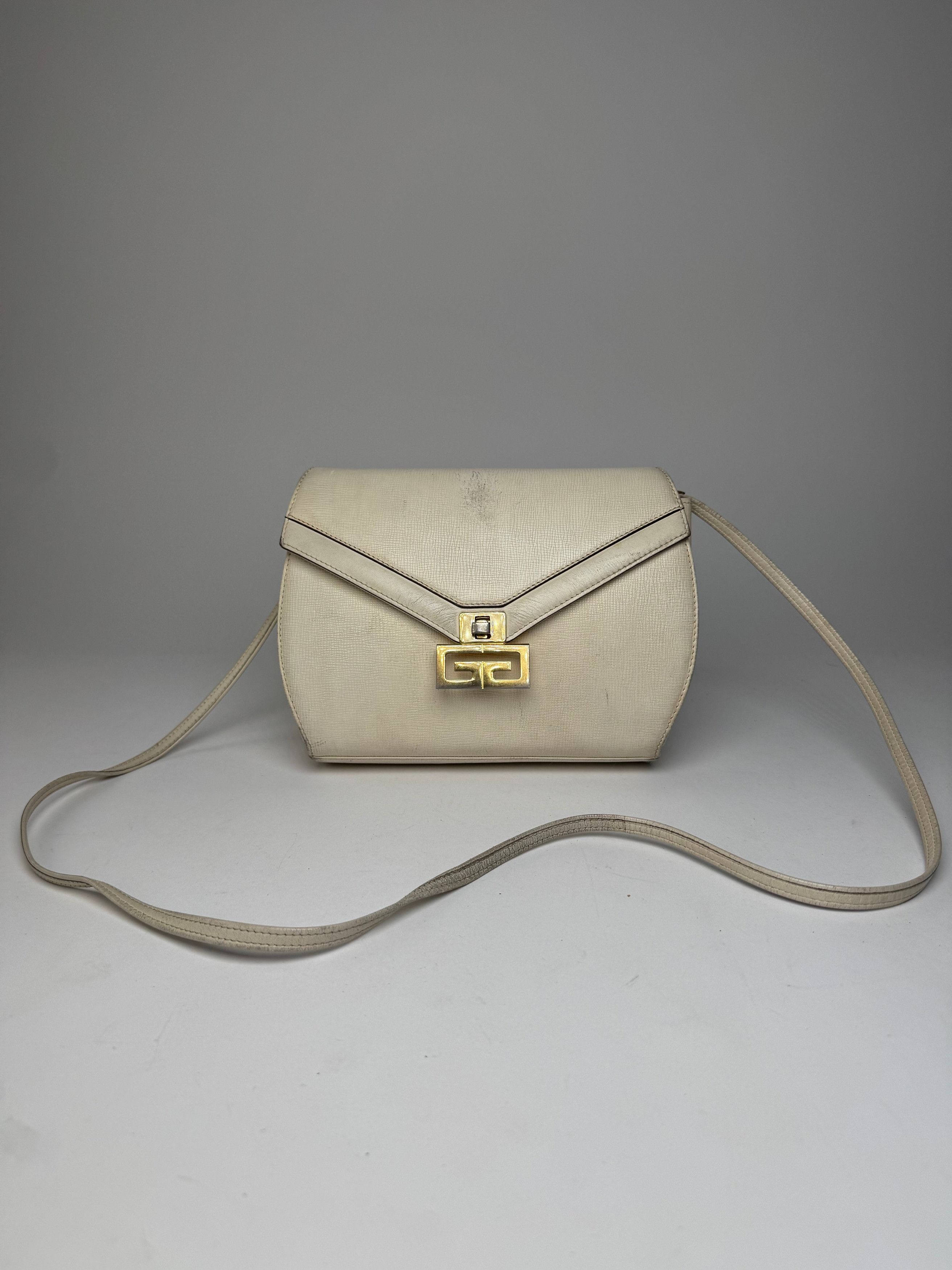 Givenchy Vintage GV3 Leather Crossbody / Shoulder Bag White Size ONE SIZE - 1 Thumbnail