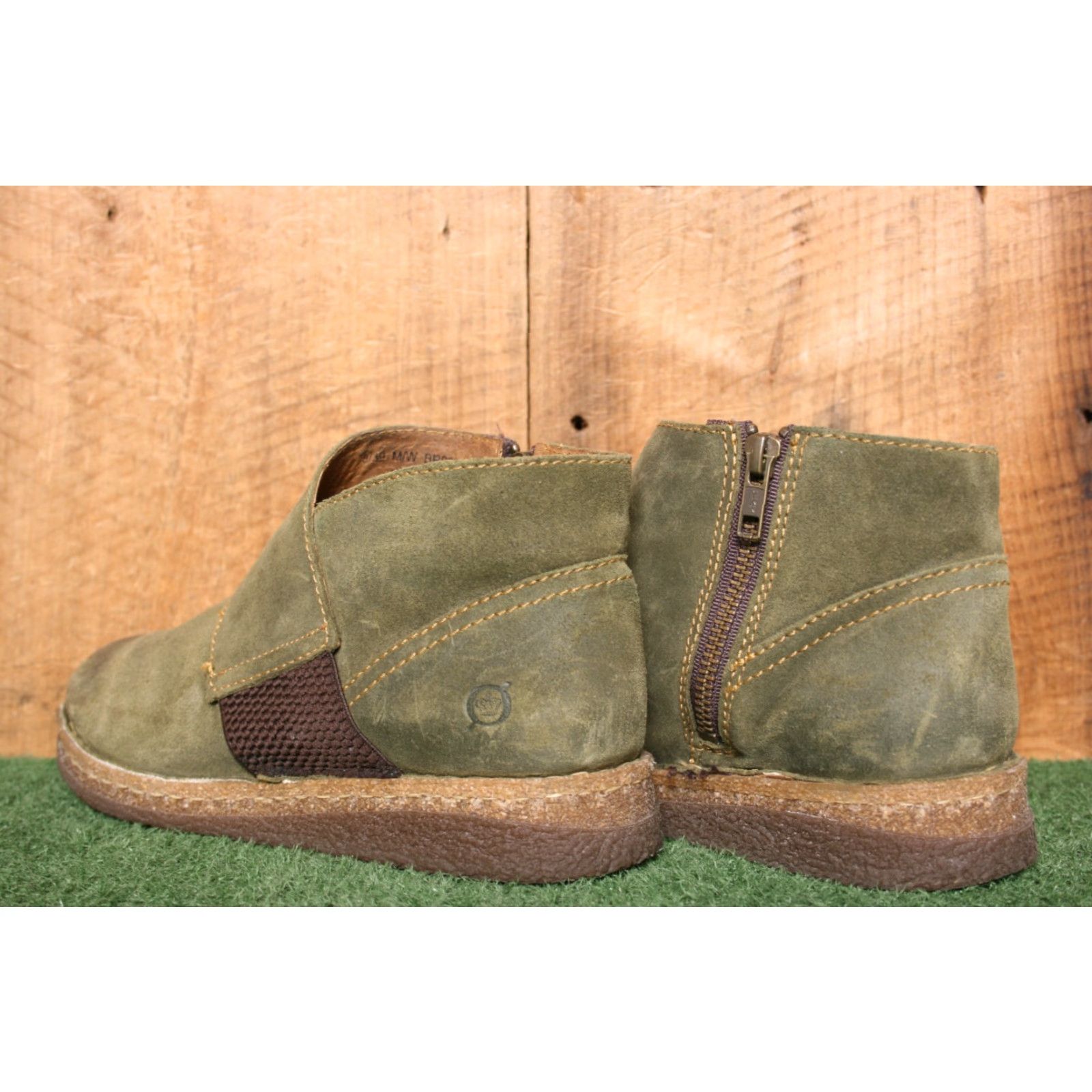 Born Børn Tora Olive Green Suede Side Zip Ankle Boots Sz. 8M Boots Women Suede Zip Bootie 8M Olive Green Børn Tora Limited? Size US 8 / IT 38 - 3 Thumbnail