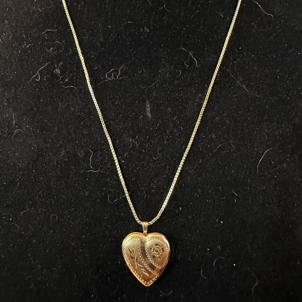 The Unbranded Brand Gold Filled Heart Locket with 17 inch necklace Size ONE SIZE - 1 Thumbnail