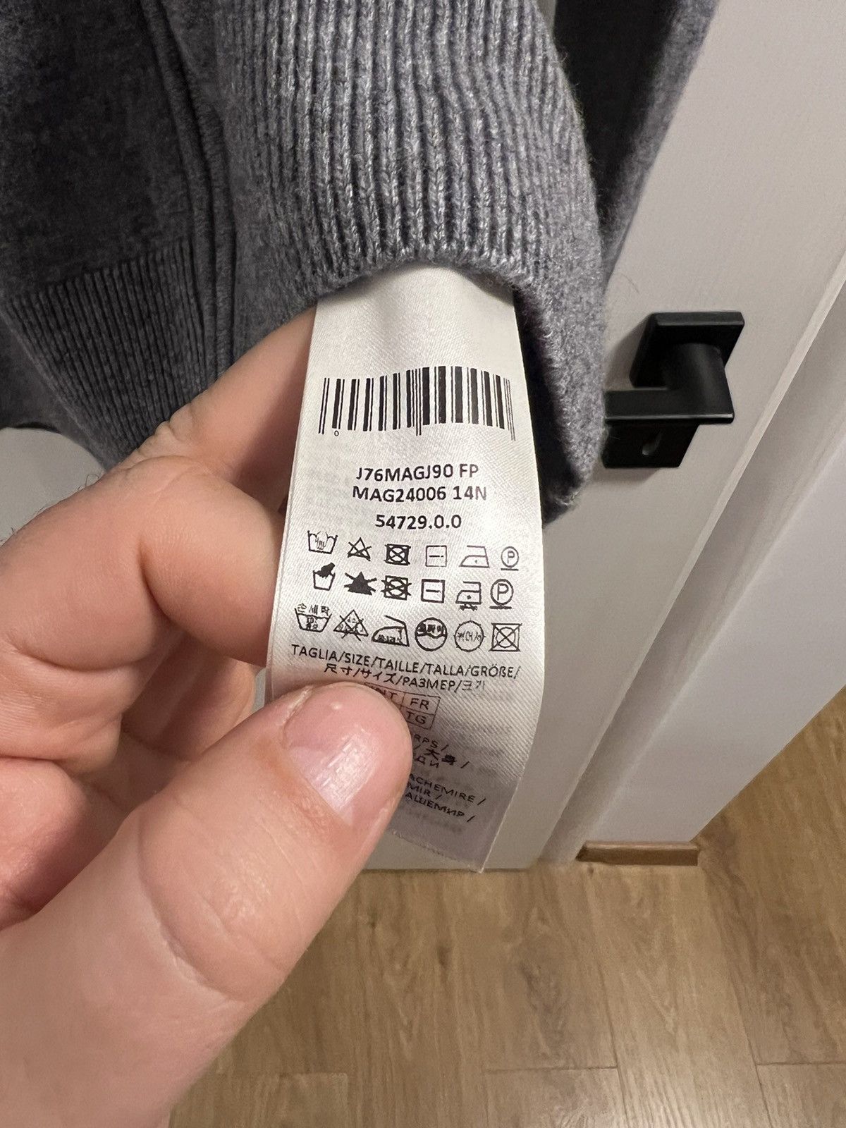 Eleventy Cashmere Cardigan with zip Size US XL / EU 56 / 4 - 6 Thumbnail