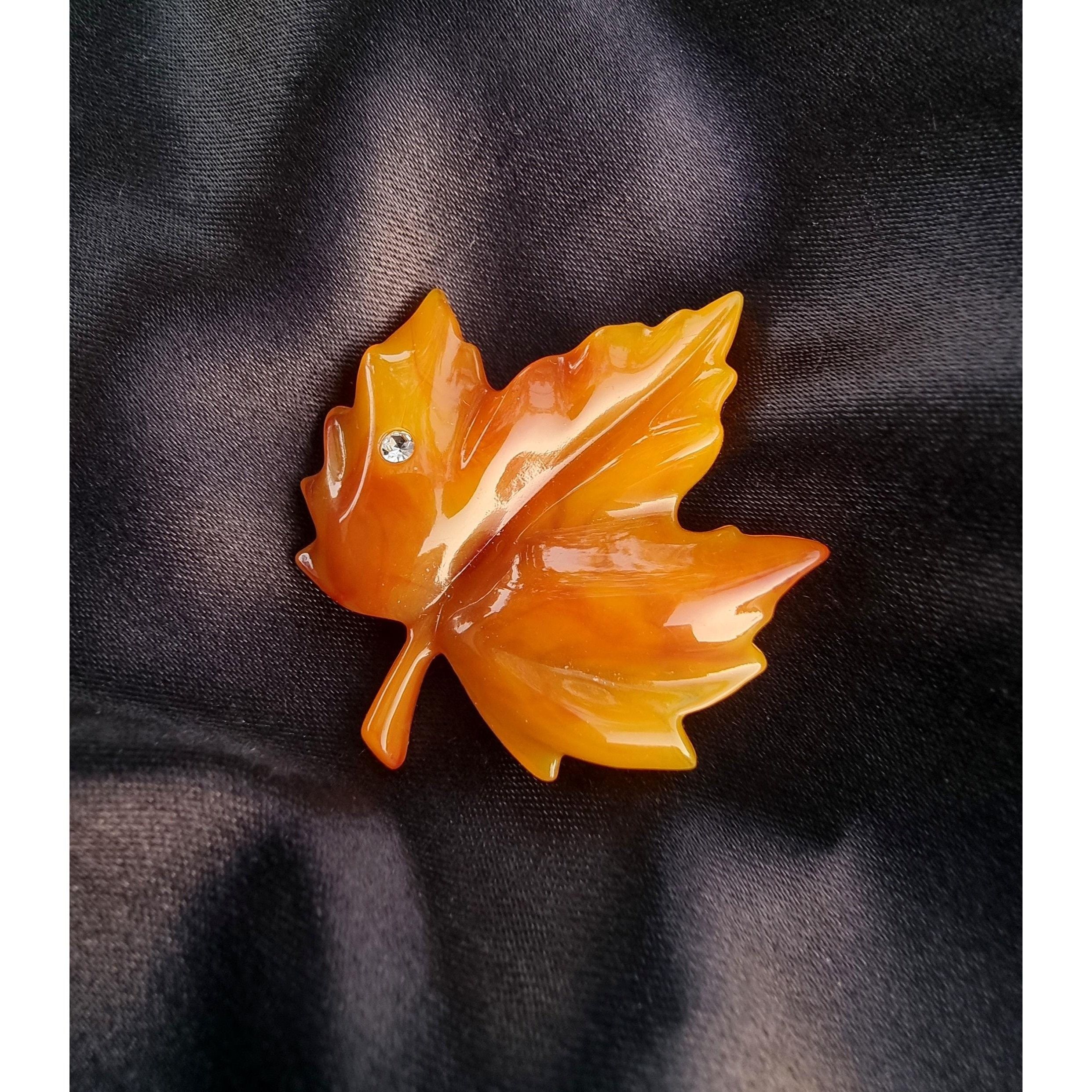 Other Vintage Avon Lucite Orange Fall Autumn Maple Leaf Brooch Pin Size ONE SIZE - 5 Thumbnail