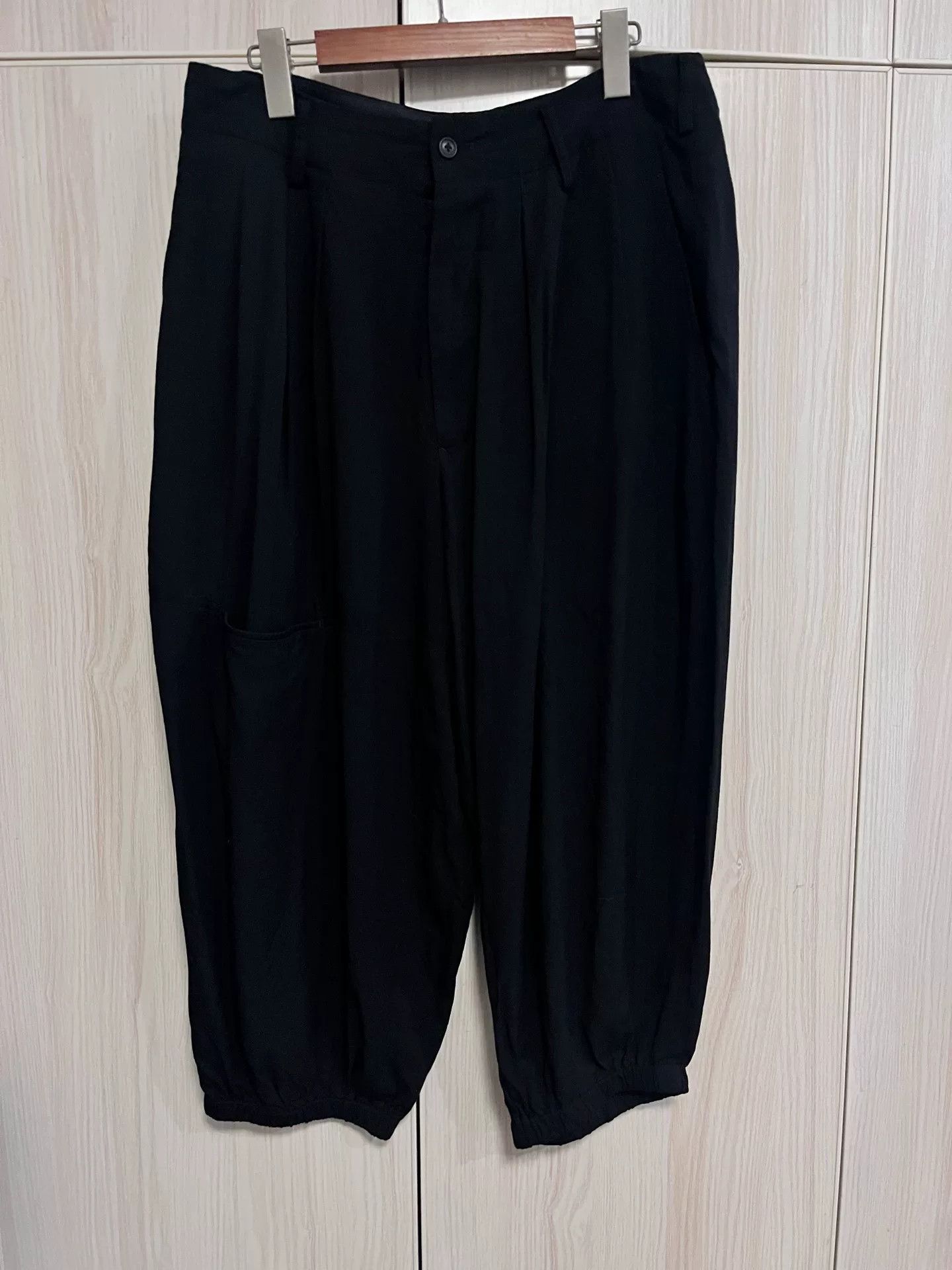 Yohji Yamamoto Yohji Yamamoto Synthetic Tapered Trousers Size 25" / US 0 / IT 36 - 1 Thumbnail