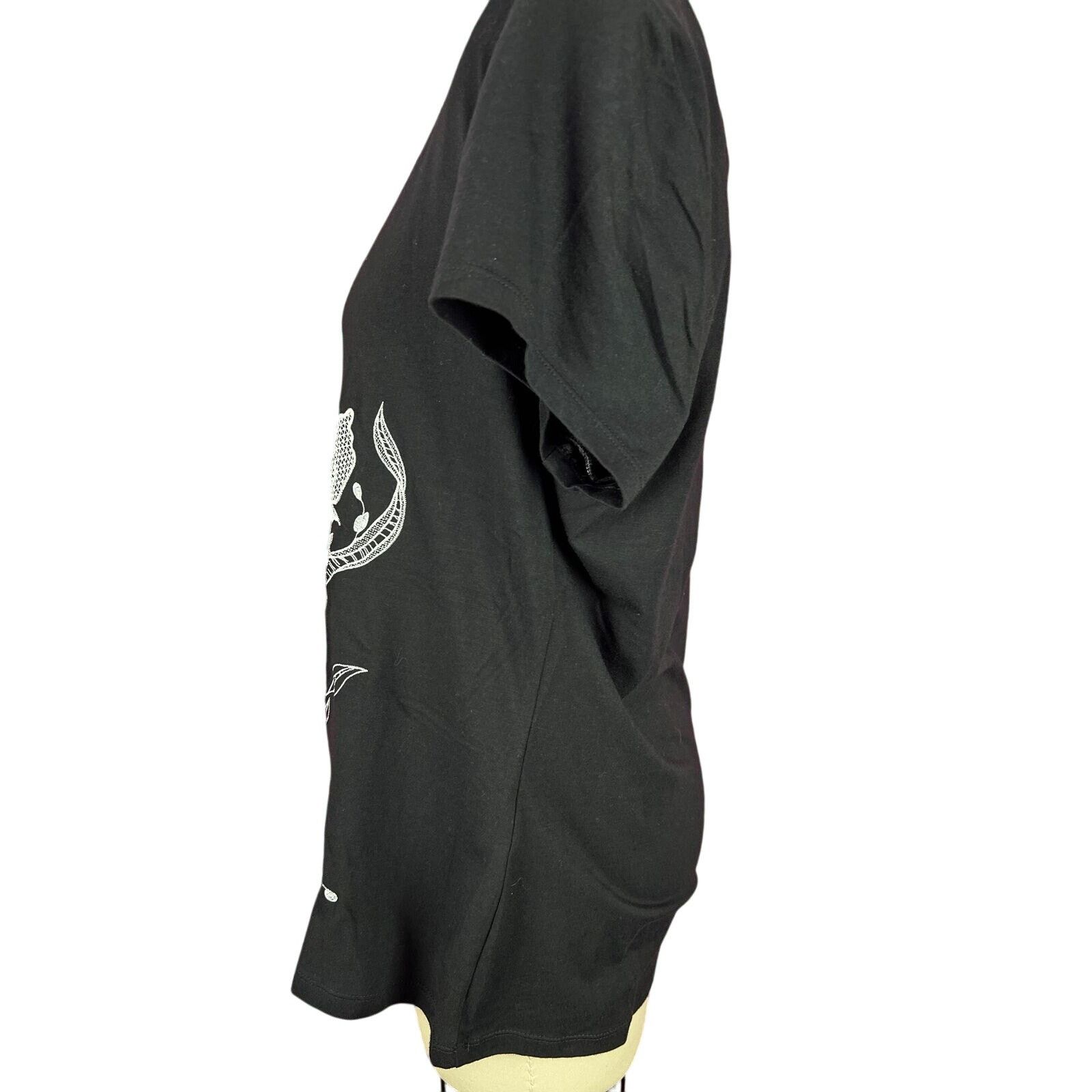 White House Black Market White House Black Market embroidered tshirt size Large Size L / US 10 / IT 46 - 3 Thumbnail