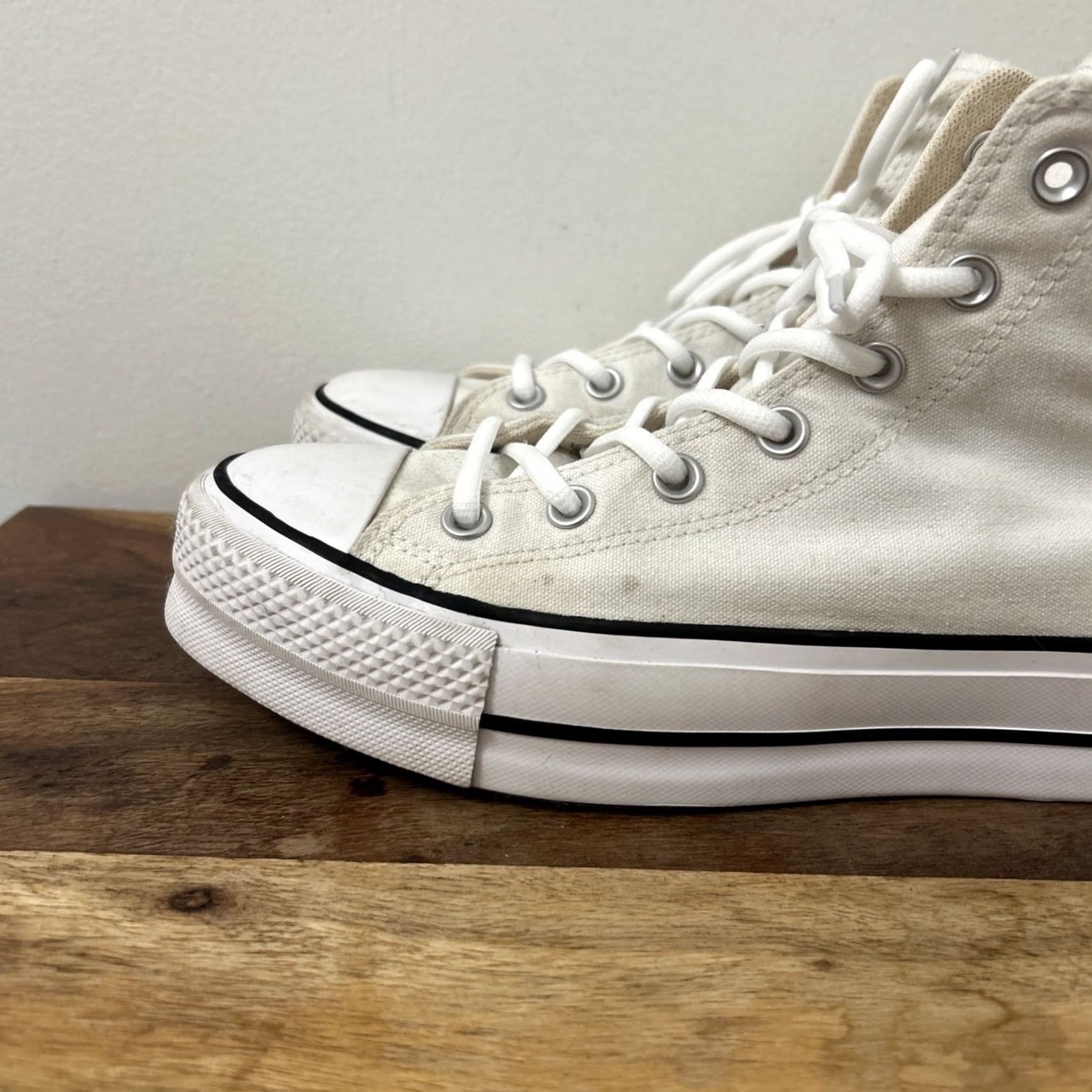 Converse VINTAGE Converse Chuck Taylor All Star Platform Womens Size 9 White Canvas Sneaker Stars Mens Womens Girls Size US 7 / IT 37 - 6 Thumbnail