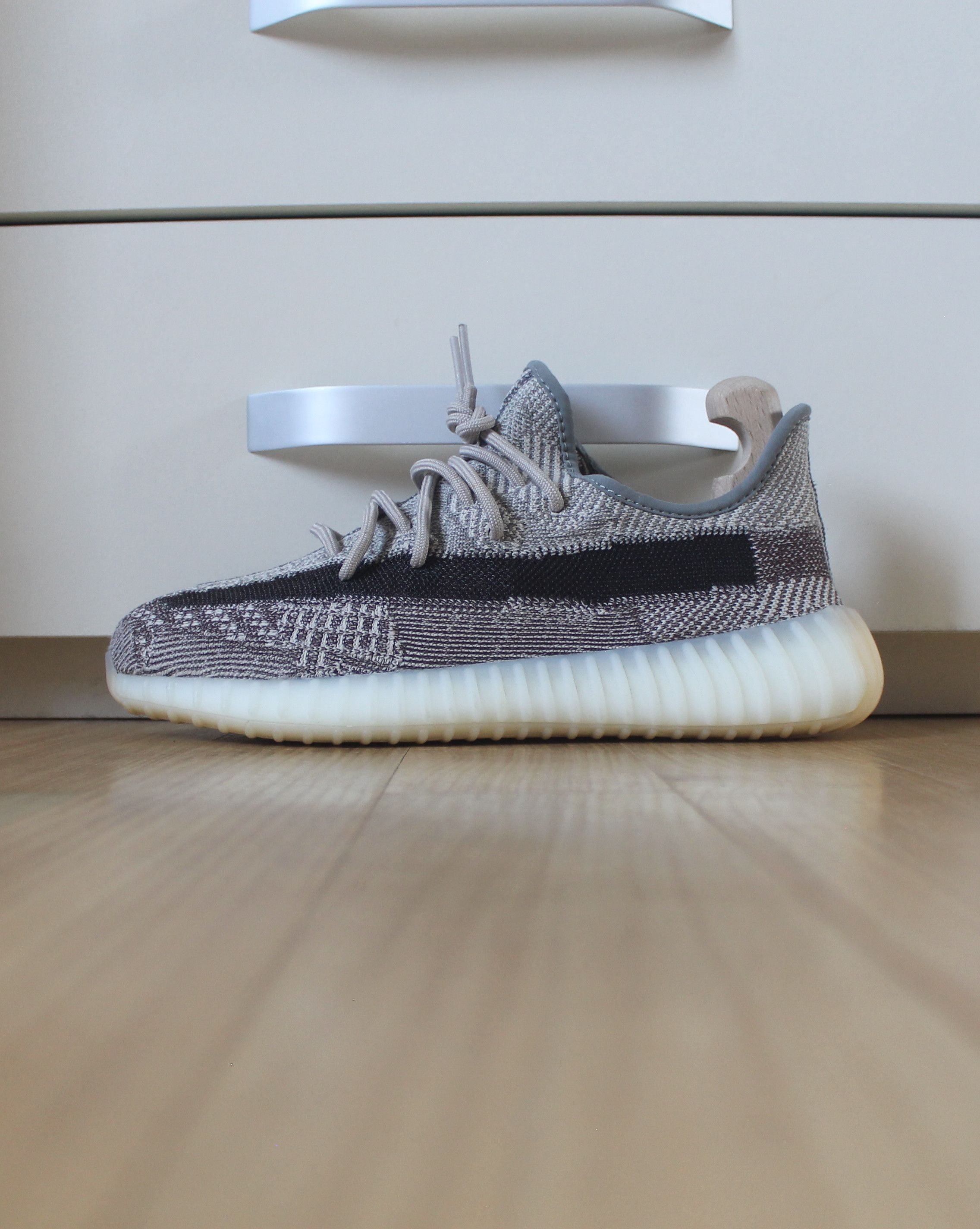 Adidas Yeezy Boost 350 V2 Zyon FZ1267 Size US 9 / EU 42 - 6 Thumbnail