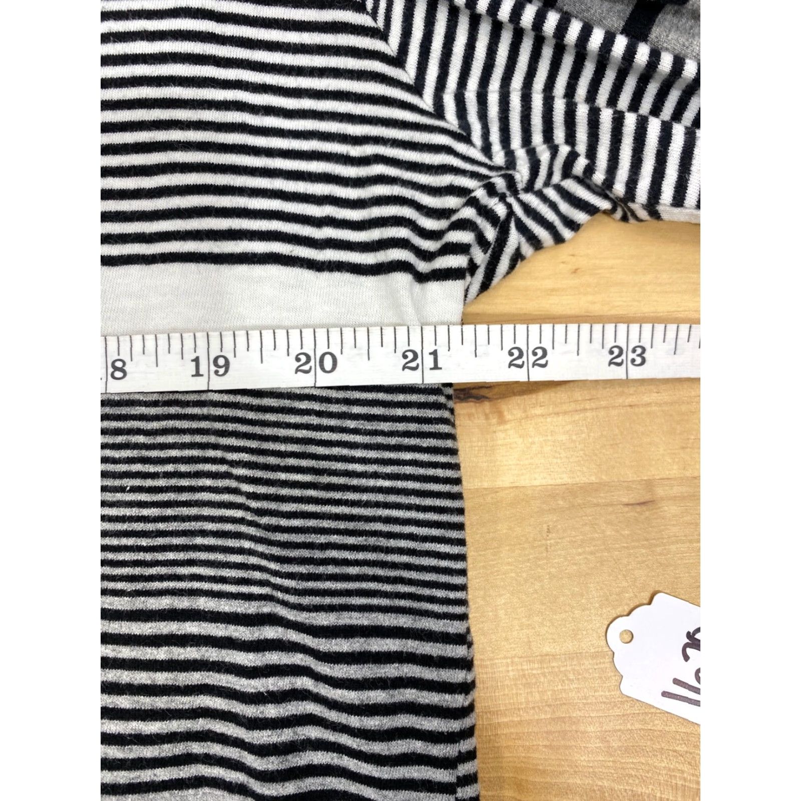 Vintage Swift Sportswear Long Sleeve Hoodie Striped Size L Mens Pullover Lightweight Black/White/Gray Size US L / EU 52-54 / 3 - 6 Thumbnail