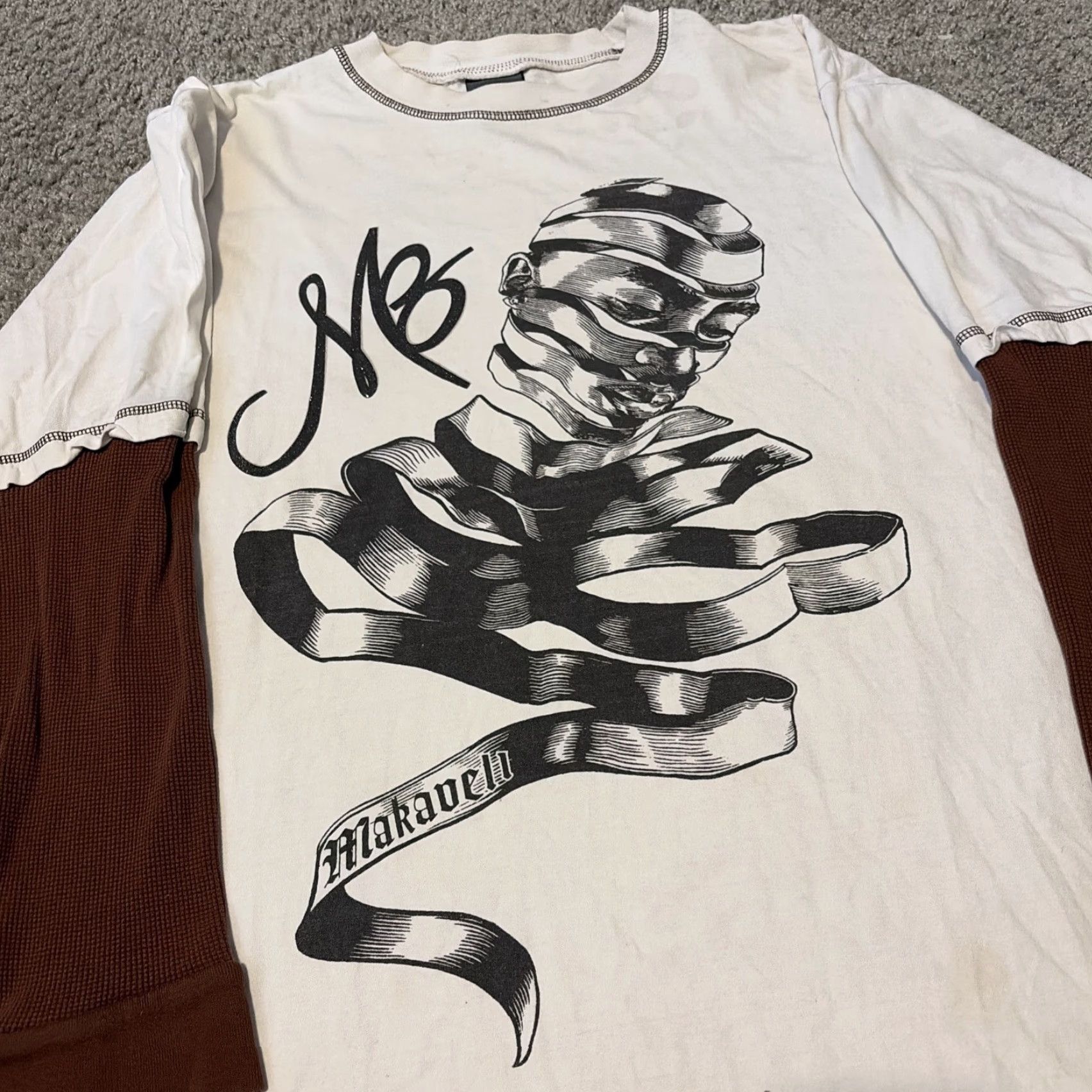 Vintage VINTAGE Makaveli Tupac Shakur Portrait Long Sleeve T-Shirt Medium White Oversized Mens Size US M / EU 48-50 / 2 - 3 Thumbnail