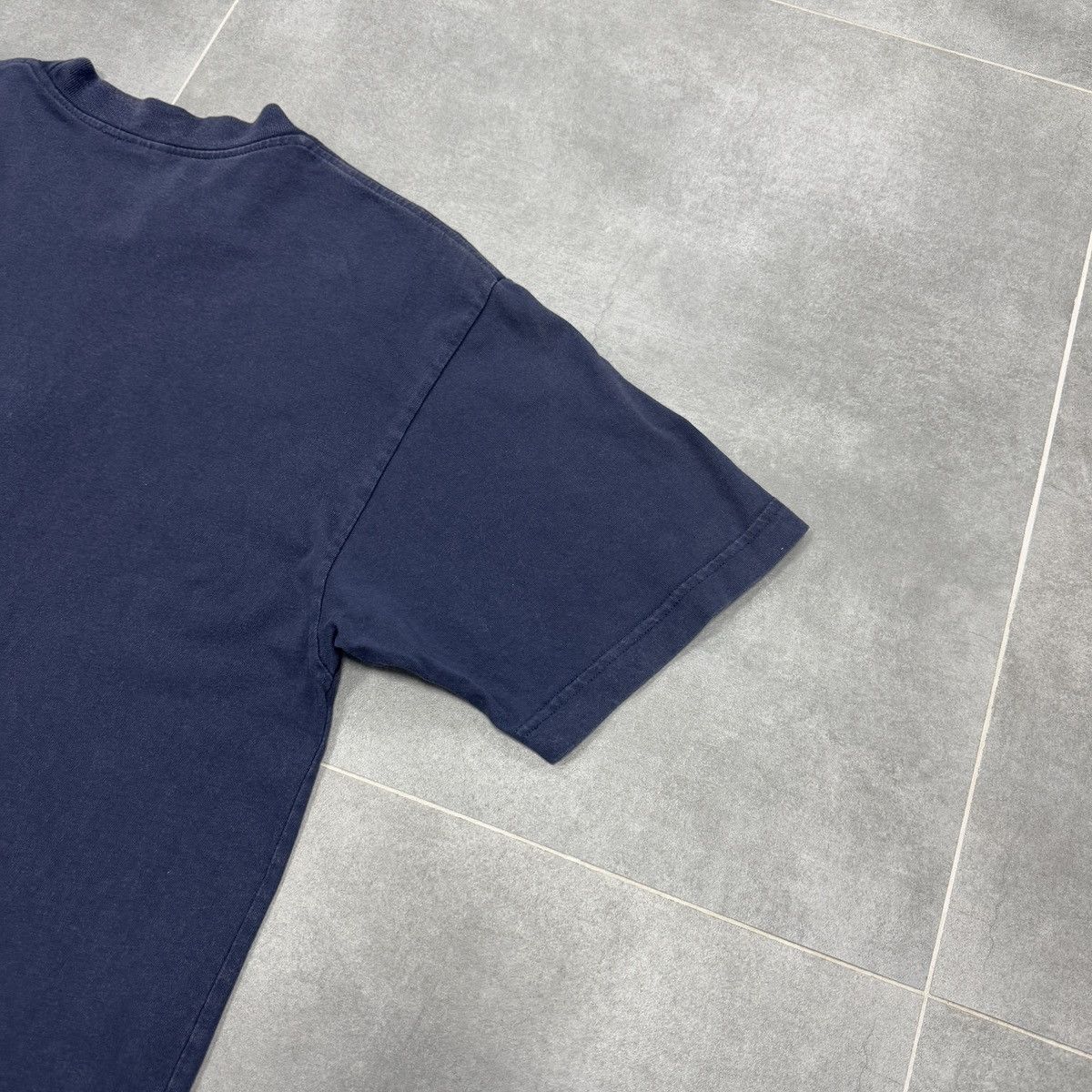 Nike × Vintage Vintage Nike Embroidered Center Logo T-Shirt Size M Size US M / EU 48-50 / 2 - 18 Thumbnail