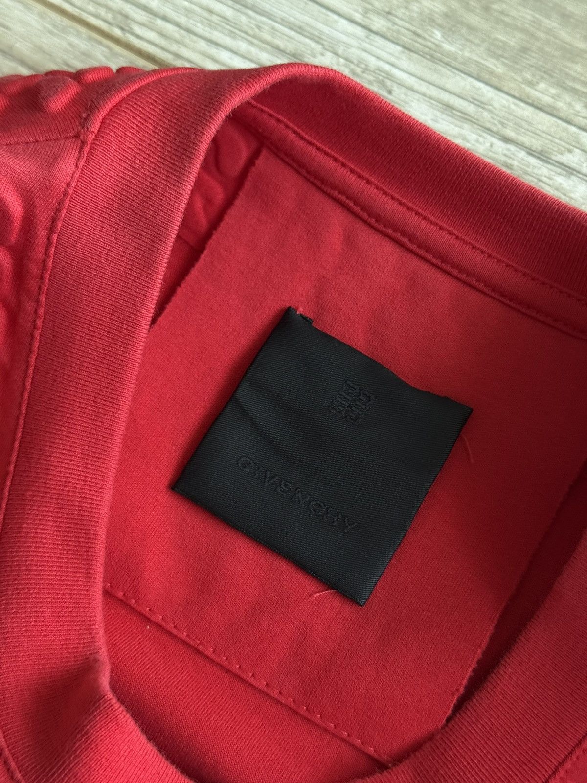 Givenchy Givenchy Red Embossed Chain Collar T-Shirt Size L / US 10 / IT 46 - 12 Thumbnail