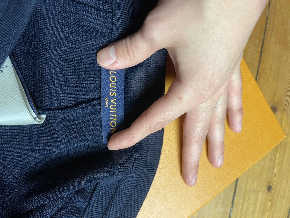 Louis Vuitton Rare Louis Vuitton Big Logo Shorts Size US 34 / EU 50 - 2 Thumbnail