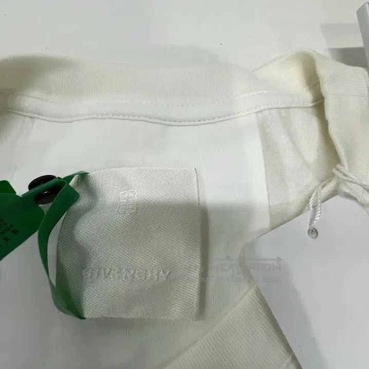 Givenchy Givenchy SS22 Letter Embroidery Short-Sleeve T-Shirt. Size US M / EU 48-50 / 2 - 3 Thumbnail