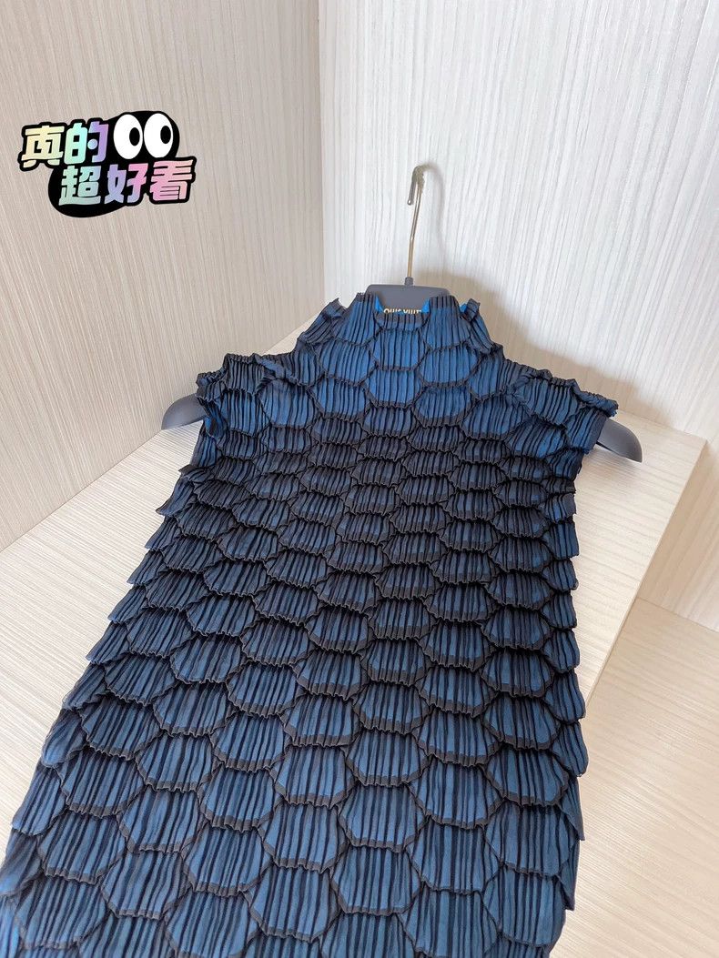 Issey Miyake Issey Miyake size:3 Mainline fish-scale and dragon-scale j Size XS / US 0-2 / IT 36-38 - 1 Thumbnail