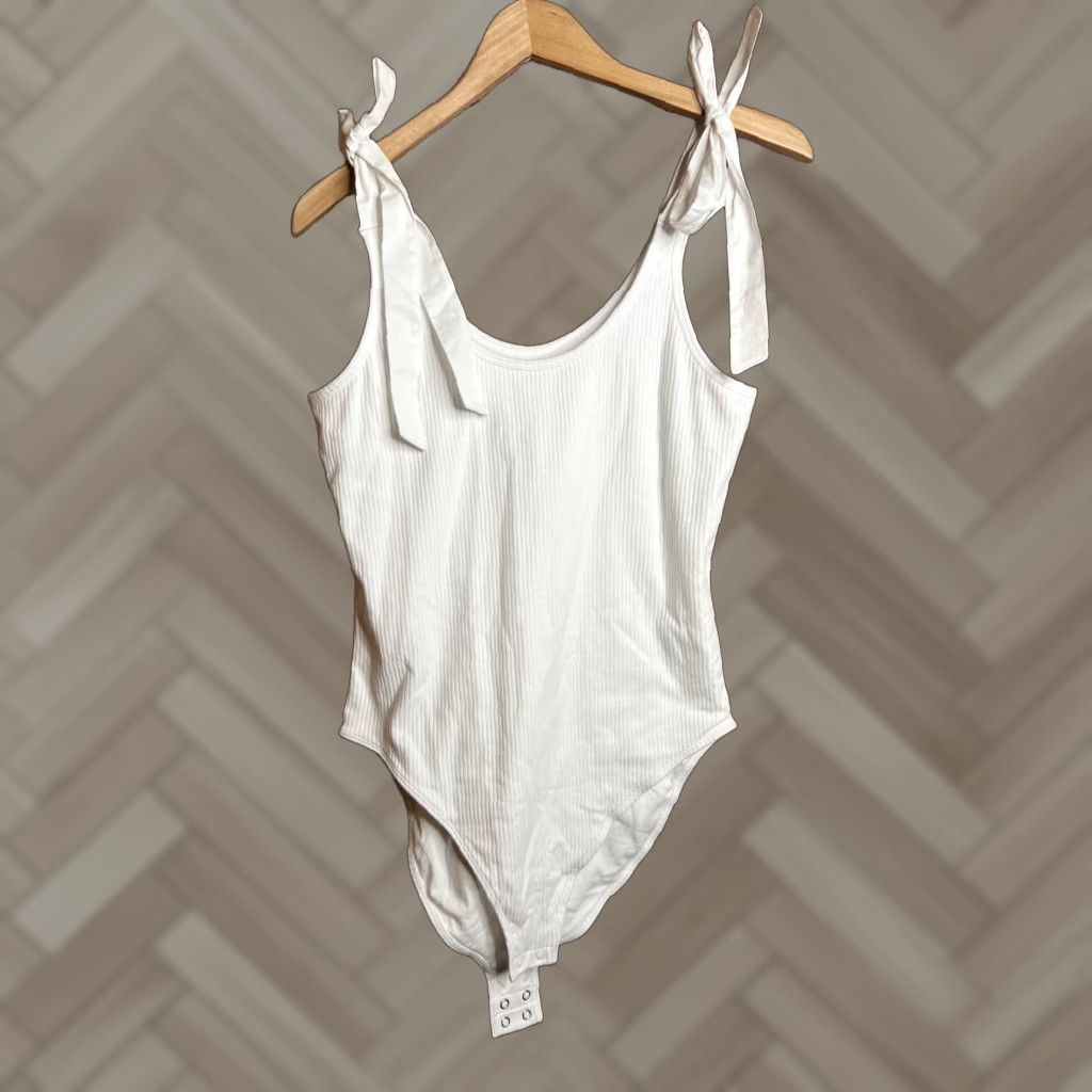 Old Navy Old Navy Bodysuit Womens White L Size L / US 10 / IT 46 - 1 Thumbnail