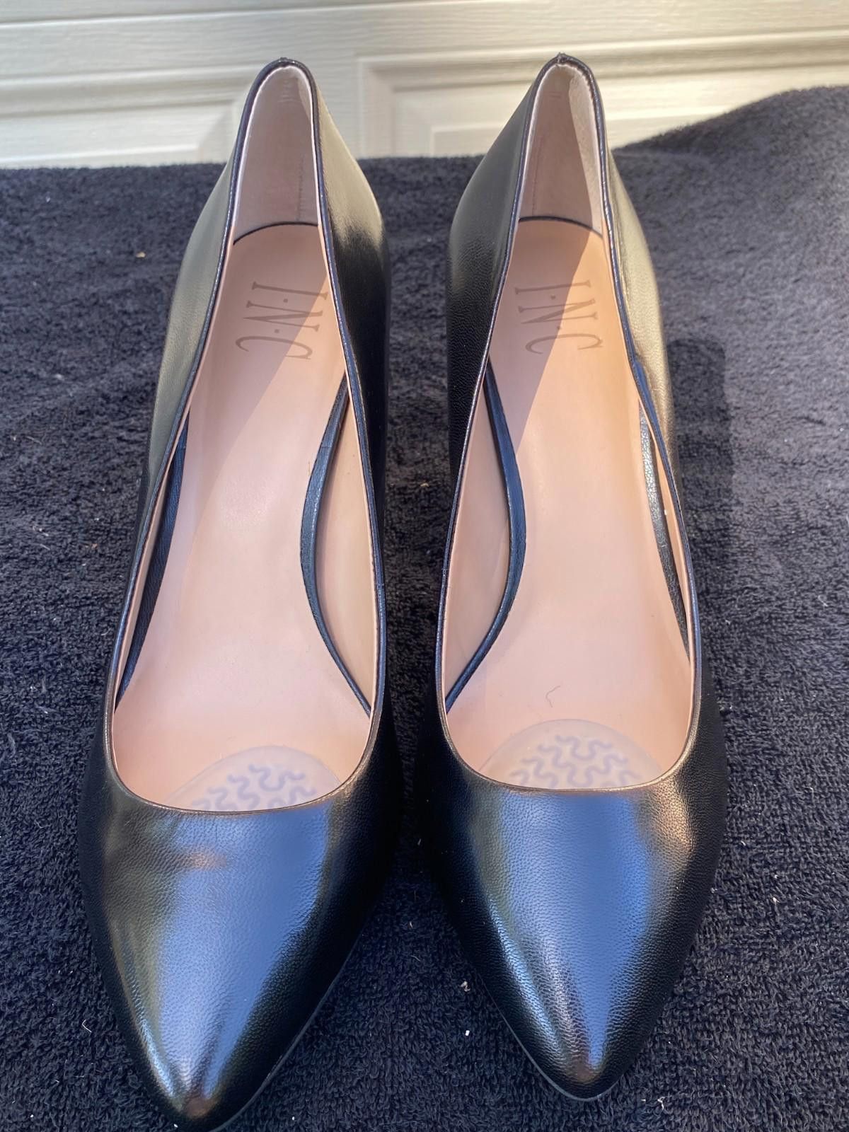 Designer I.N.C. International Concepts Zitah Pump Leather Sz. 9M-S619 Size US 9 / IT 39 - 1 Thumbnail