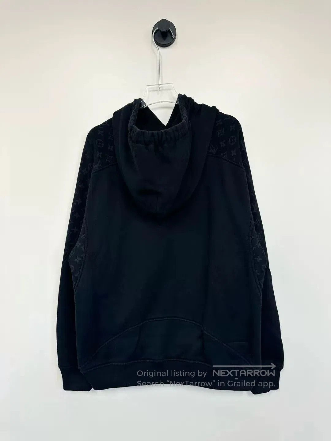 Louis Vuitton louis vuitton black logo hoodie sweatshirt medium. Size US M / EU 48-50 / 2 - 3 Thumbnail