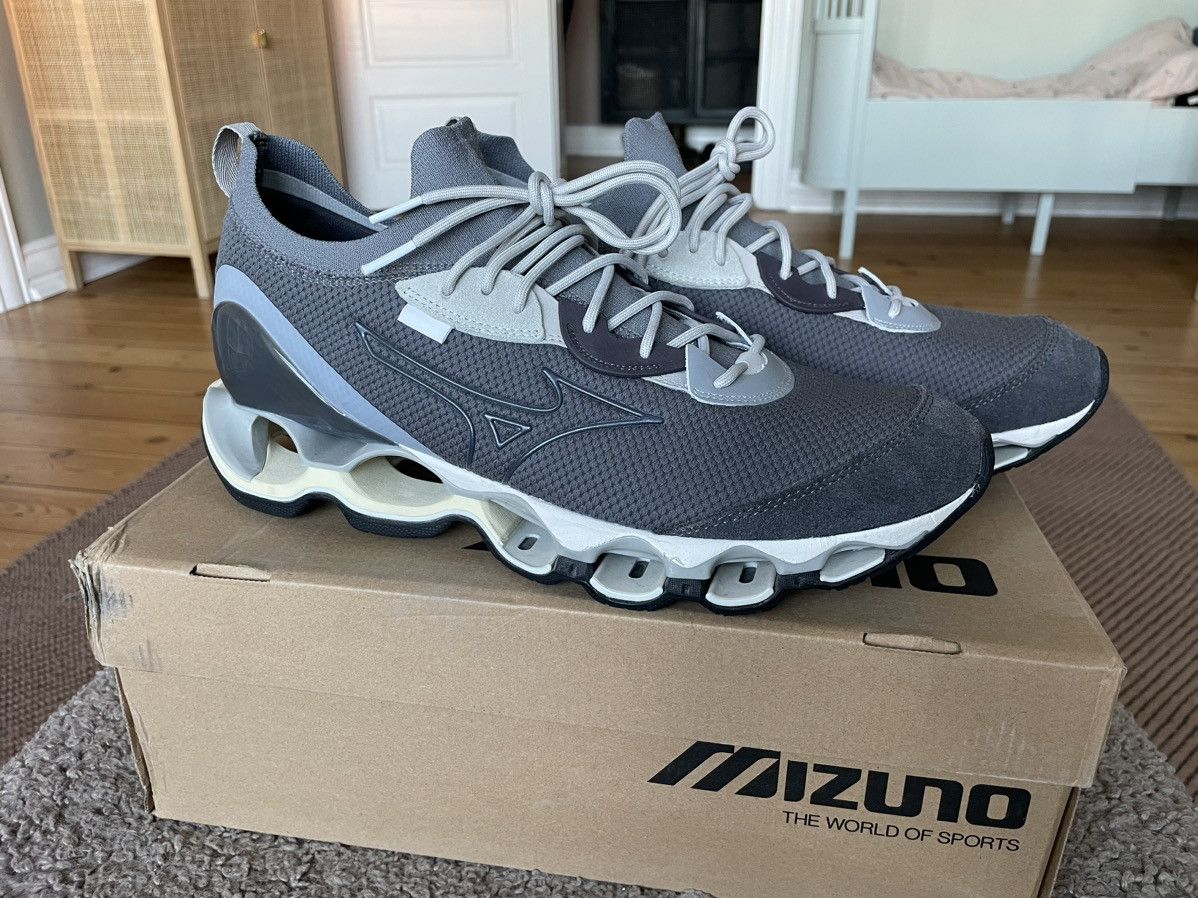 image of Mizuno Wave Prophecy Beta 45 Shoes in Grey, Men's (Size 11.5)