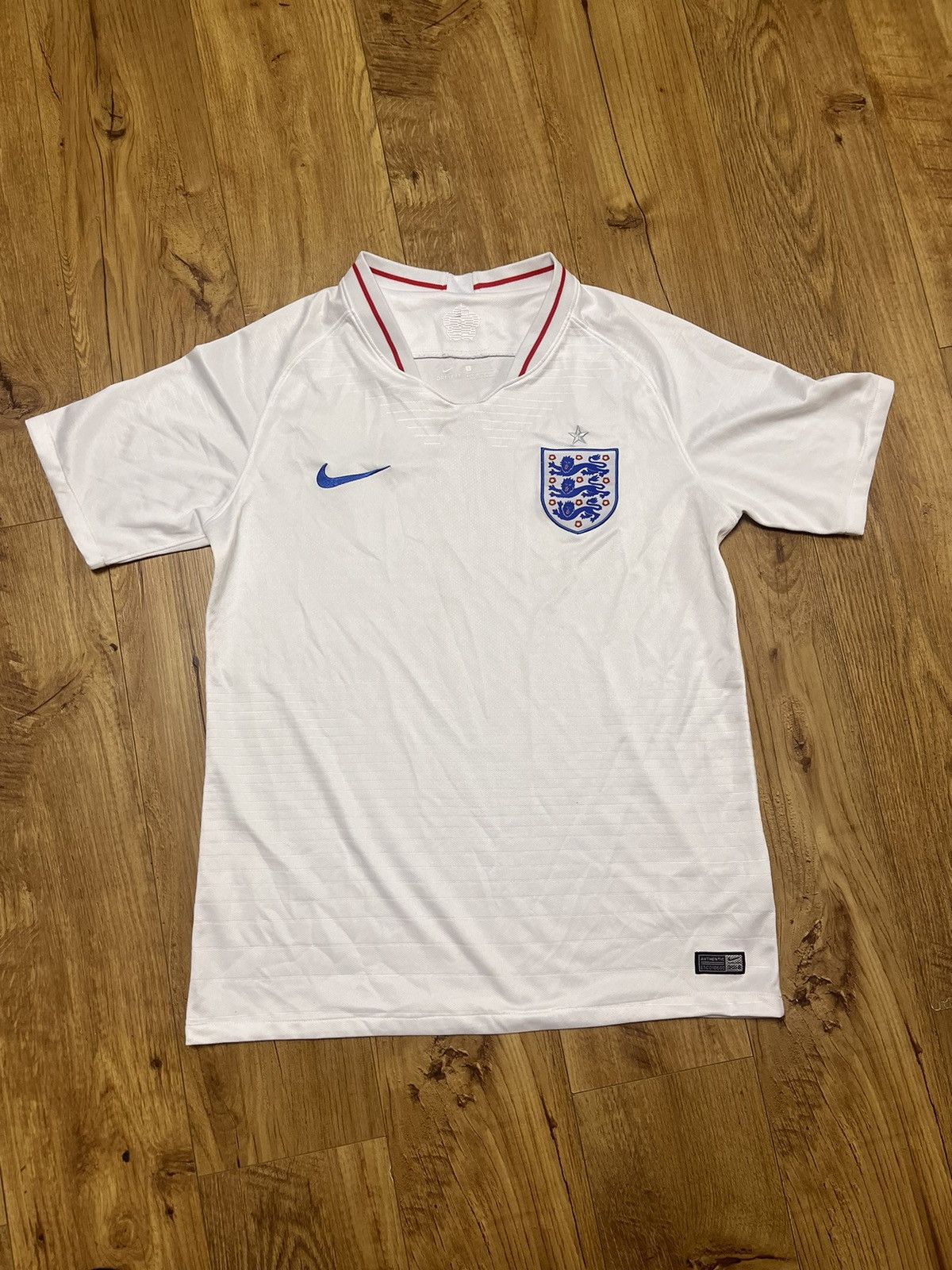Nike 2018-19 England Soccer Jersey Football Size US L / EU 52-54 / 3 - 1 Thumbnail