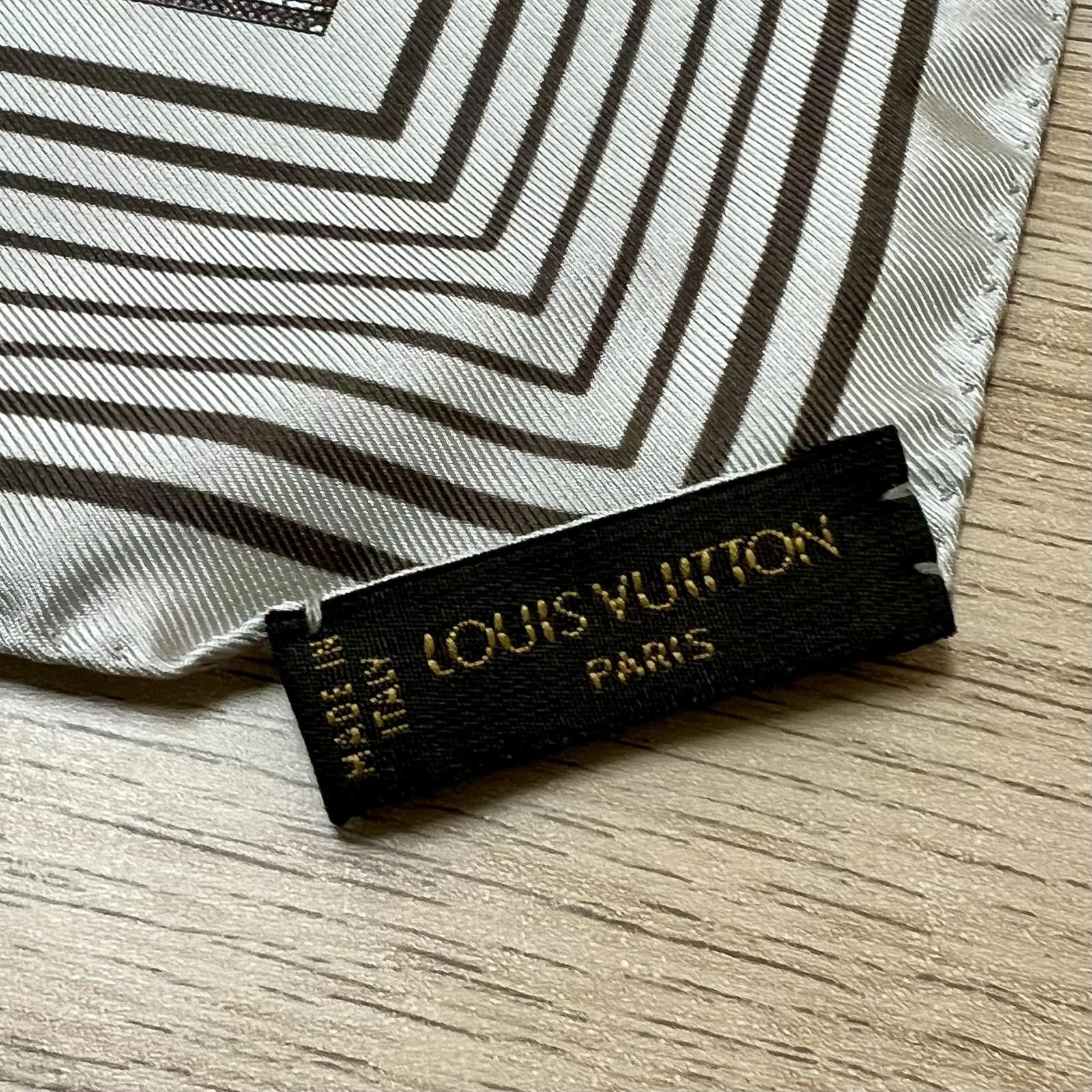 Louis Vuitton Louis Vuitton Silk Scarf Size ONE SIZE - 2 Thumbnail