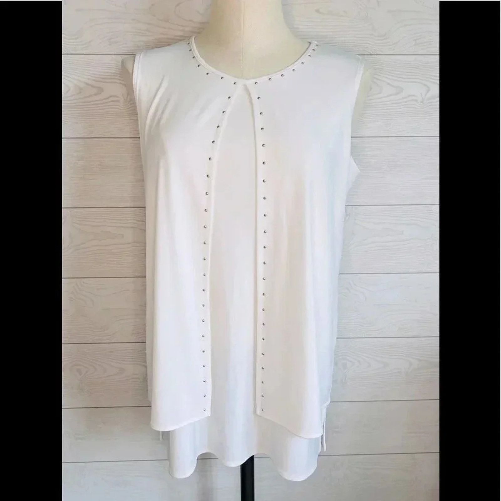 Other Kasper White Split Front Studded Tunic Top Size Small Size S / US 4 / IT 40 - 1 Thumbnail