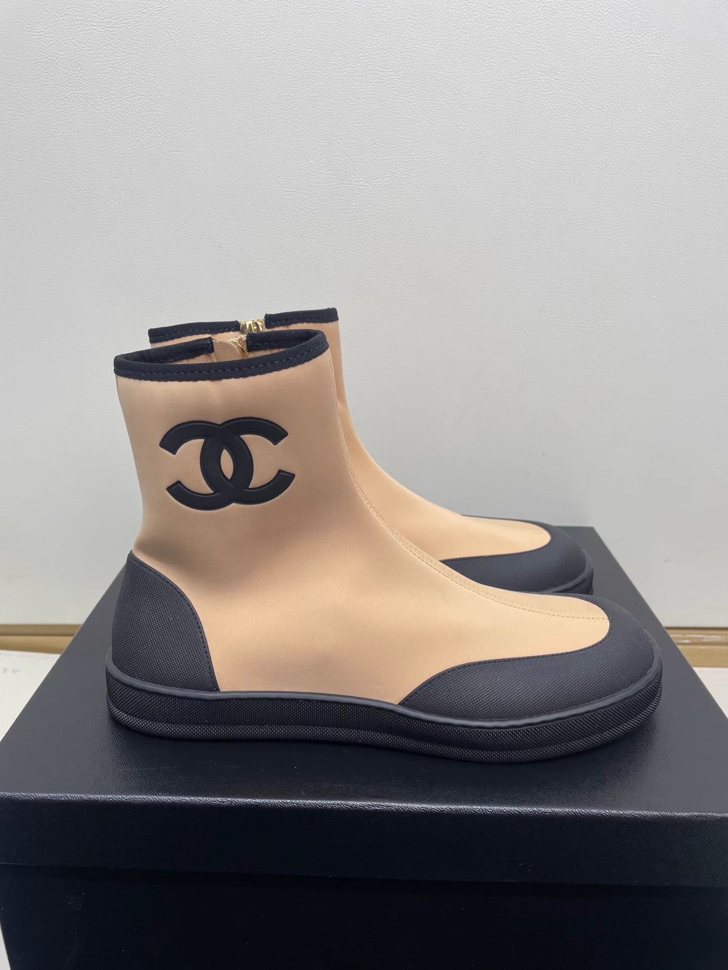 Chanel Chanel 26M Beach Short Boots 37 Like New Size US 6.5 / IT 36.5 - 2 Thumbnail