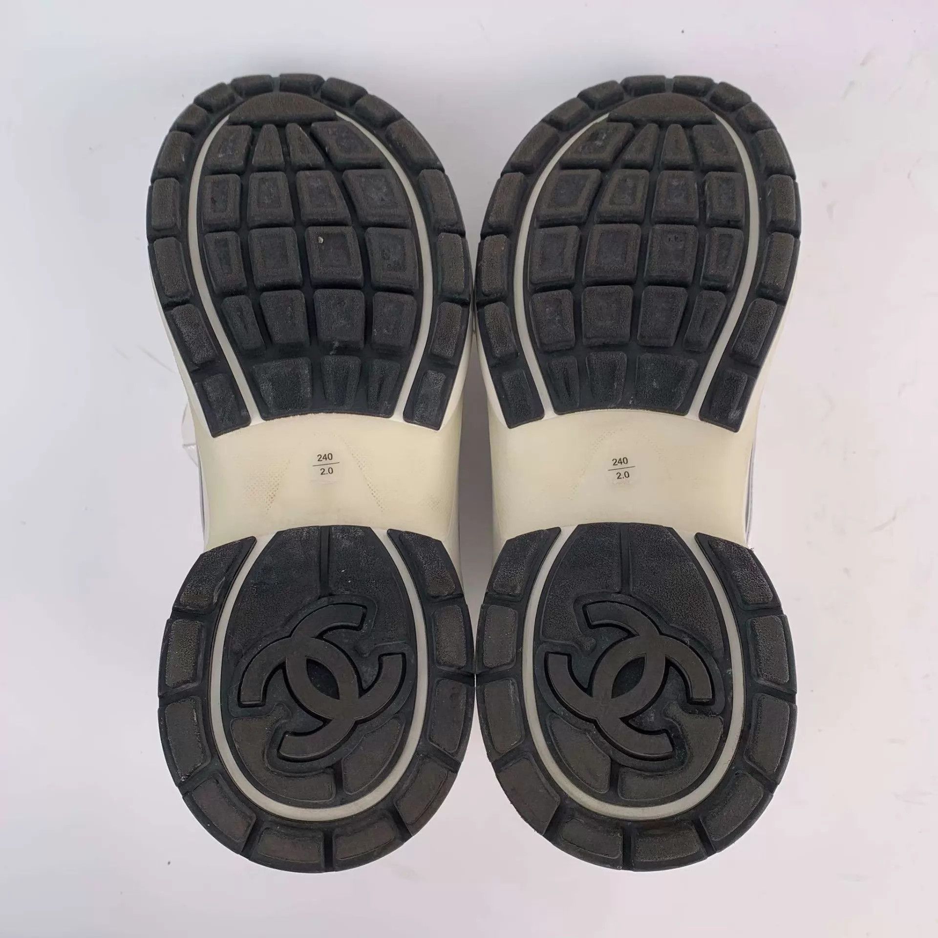 Chanel CHANEL Silver Horn King sneakers 38 260423ZXYMM01 Size US 7.5 / IT 37.5 - 4 Thumbnail