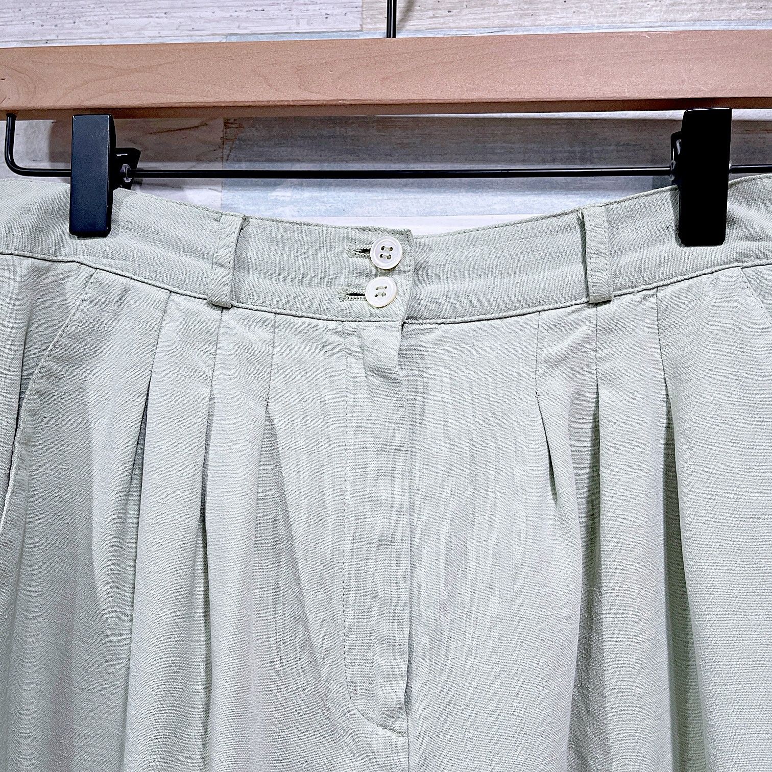 Liz Claiborne Liz Claiborne Vintage Silk Longline Shorts Green Womens 8P Size 30" / US 8 / IT 44 - 2 Thumbnail