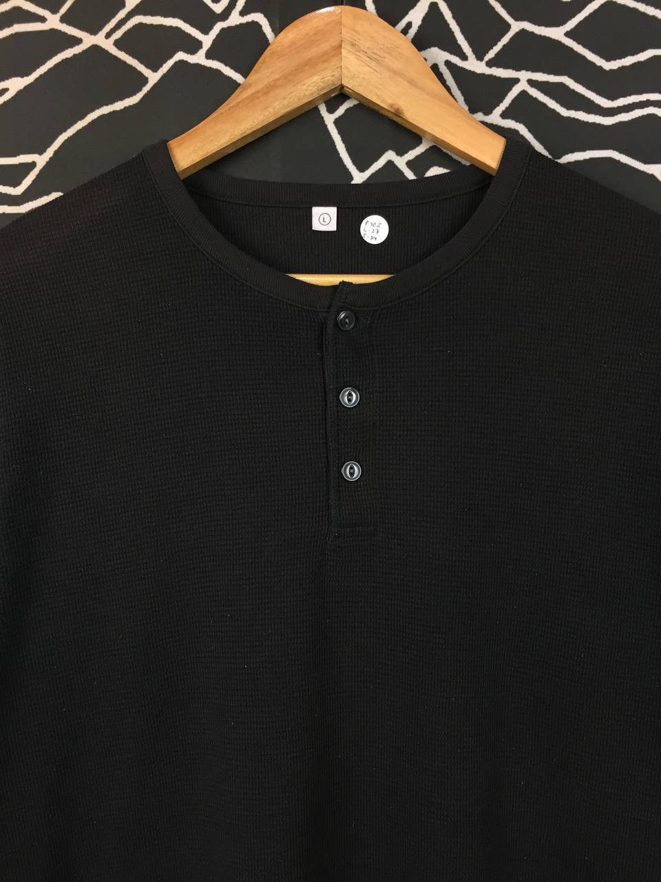 Uniqlo Uniqlo Waffle Knit Thermal Henley Long Sleeve Tee Size L Size US L / EU 52-54 / 3 - 3 Thumbnail