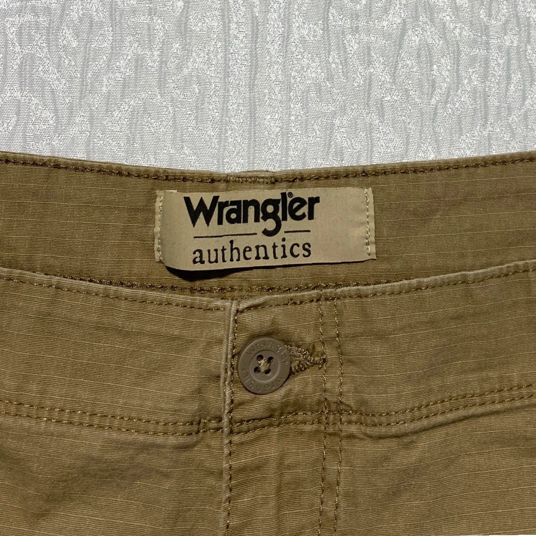 Wrangler Wrangler Authentics Mens Cargo Shorts Khaki Tan 40 Regular Stretch 6-Pocket Canvas Cotton Blend Button Zip Fly Size US 40 / EU 56 - 3 Thumbnail
