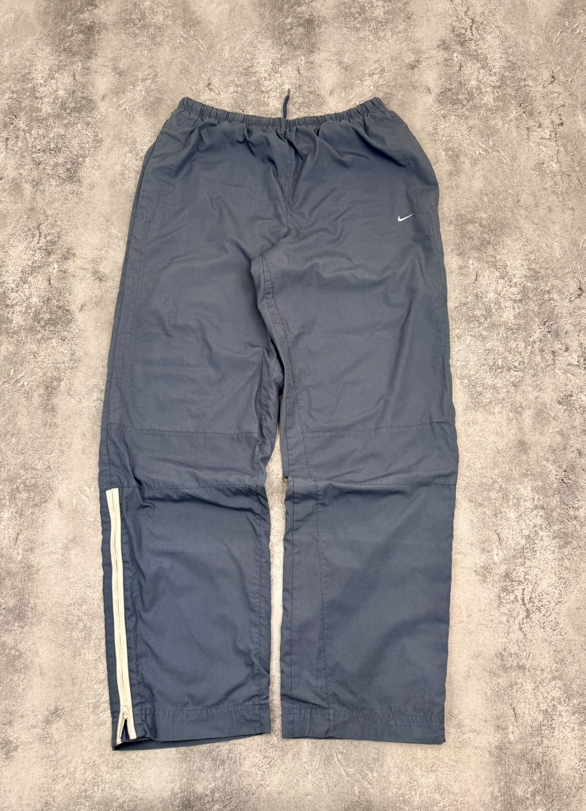 Nike Nike Men Track Pants Grey Size M Size US 30 / EU 46 - 1 Thumbnail