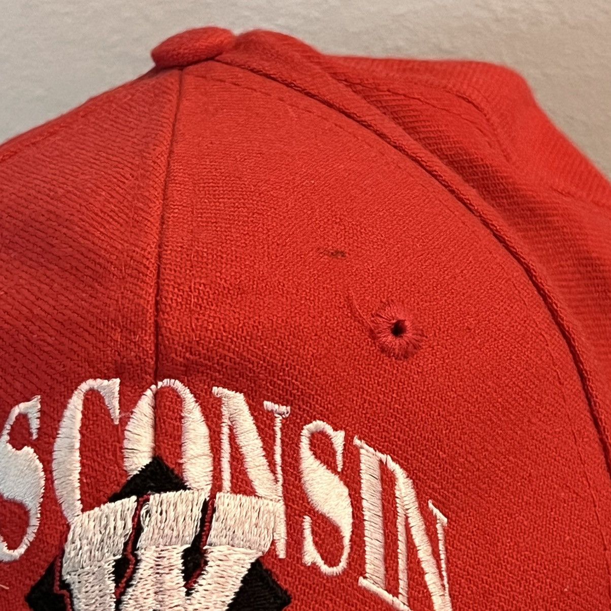 Other Vintage University of Wisconsin Badgers Red Snapback Hat Size ONE SIZE - 8 Thumbnail