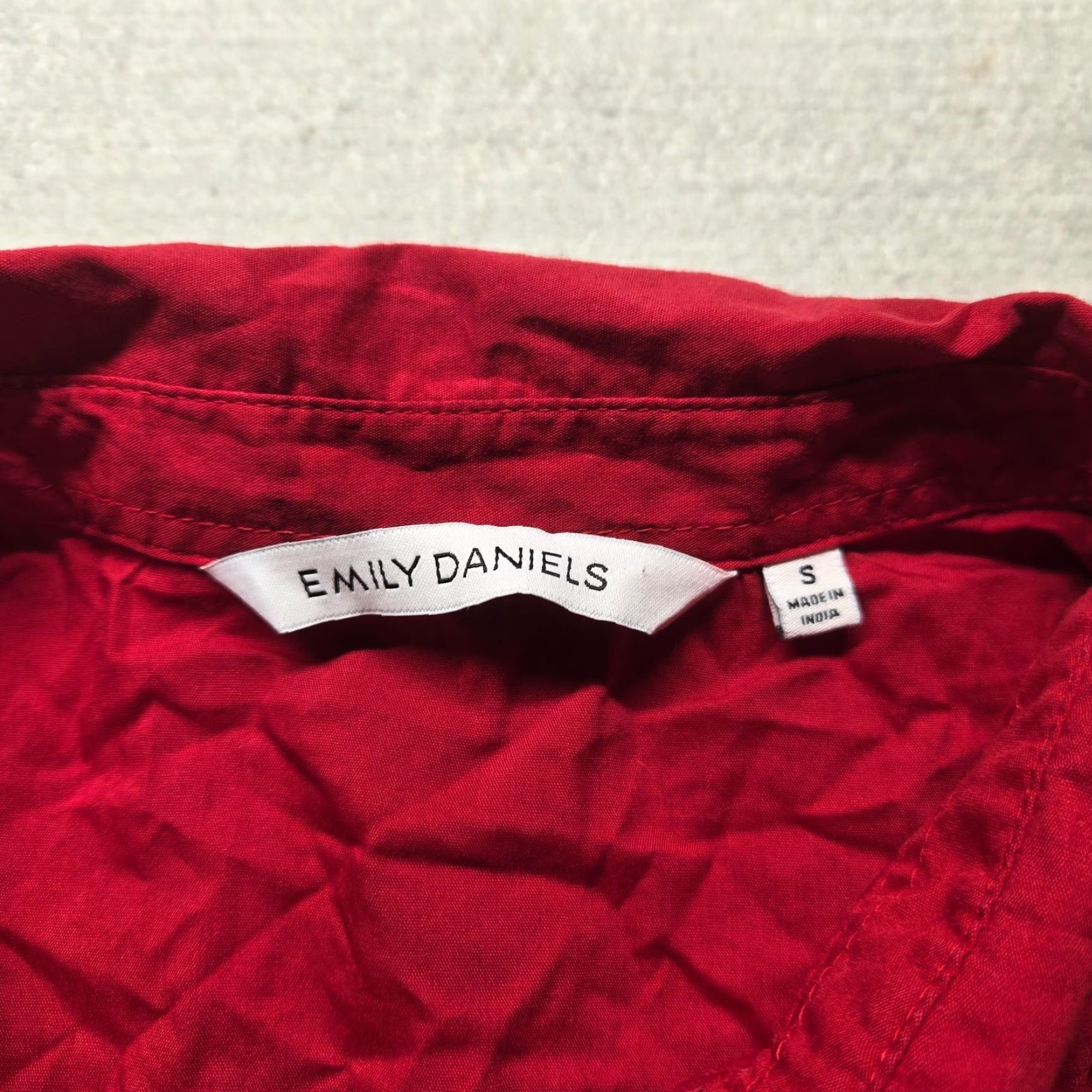 Vintage Emily Daniels Shirt Women S Red Solid Button-Up Collared Henley Long Sleeve Casual Dress Up? Size S / US 4 / IT 40 - 3 Thumbnail