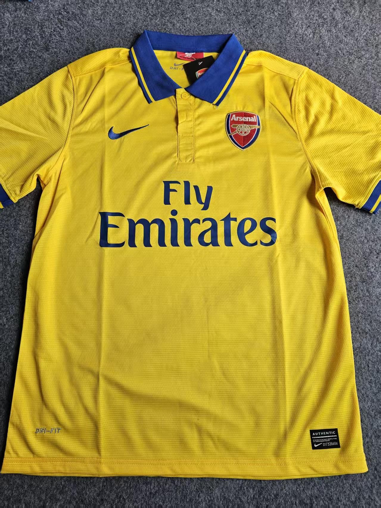 Other 2013 14 Arsenal Jersey Yellow S Size US S / EU 44-46 / 1 - 1 Thumbnail