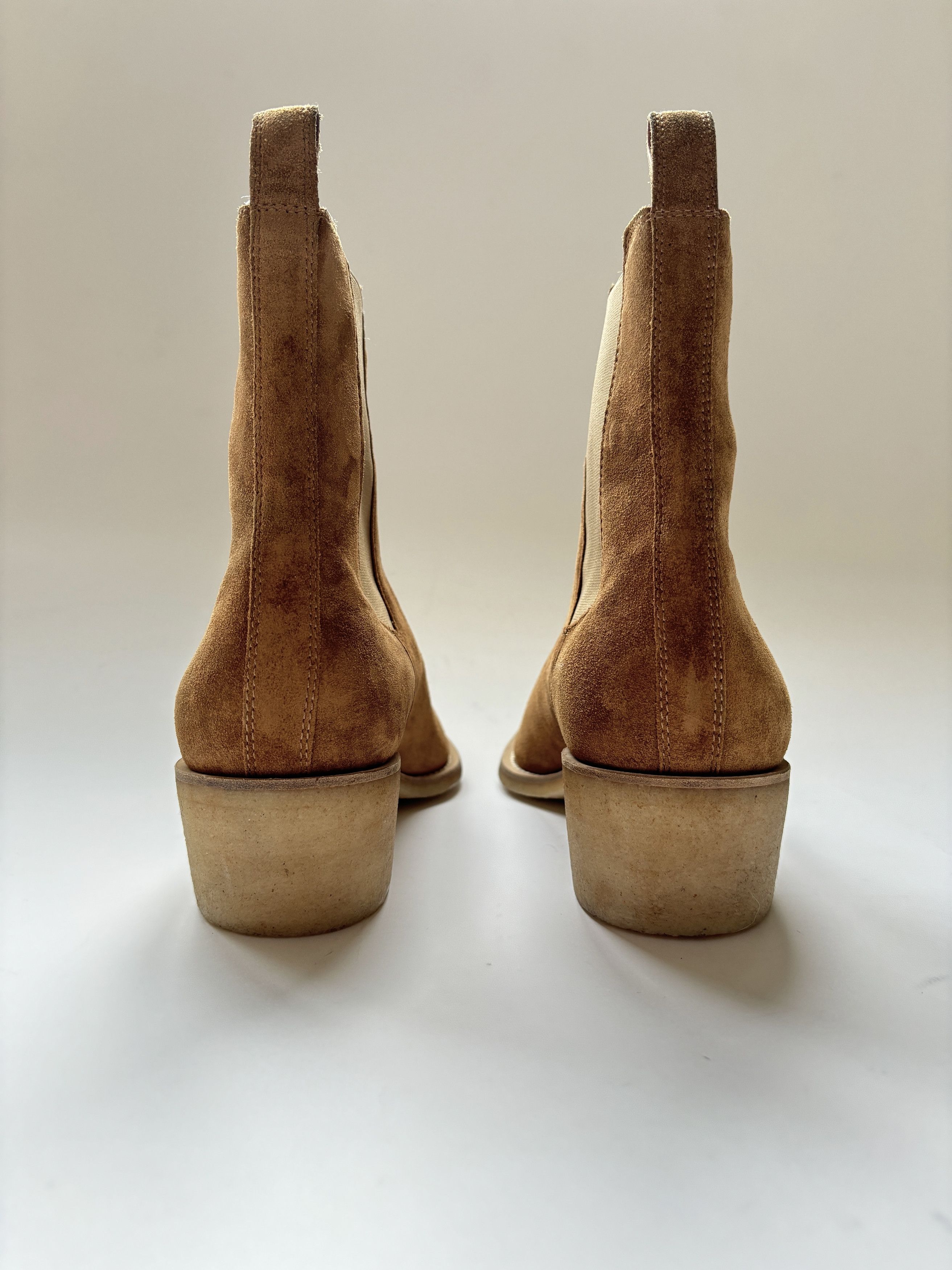 Amiri ⚡️QUICK SALE⚡️Amiri Tan Crepe Suede Pointed Chelsea Boots Size US 11 / EU 44 - 5 Thumbnail