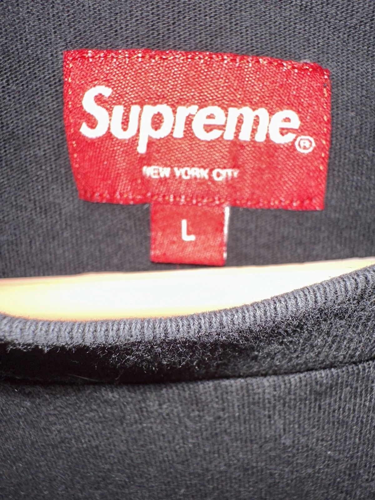 Supreme Supreme small logo tee Size US L / EU 52-54 / 3 - 3 Thumbnail