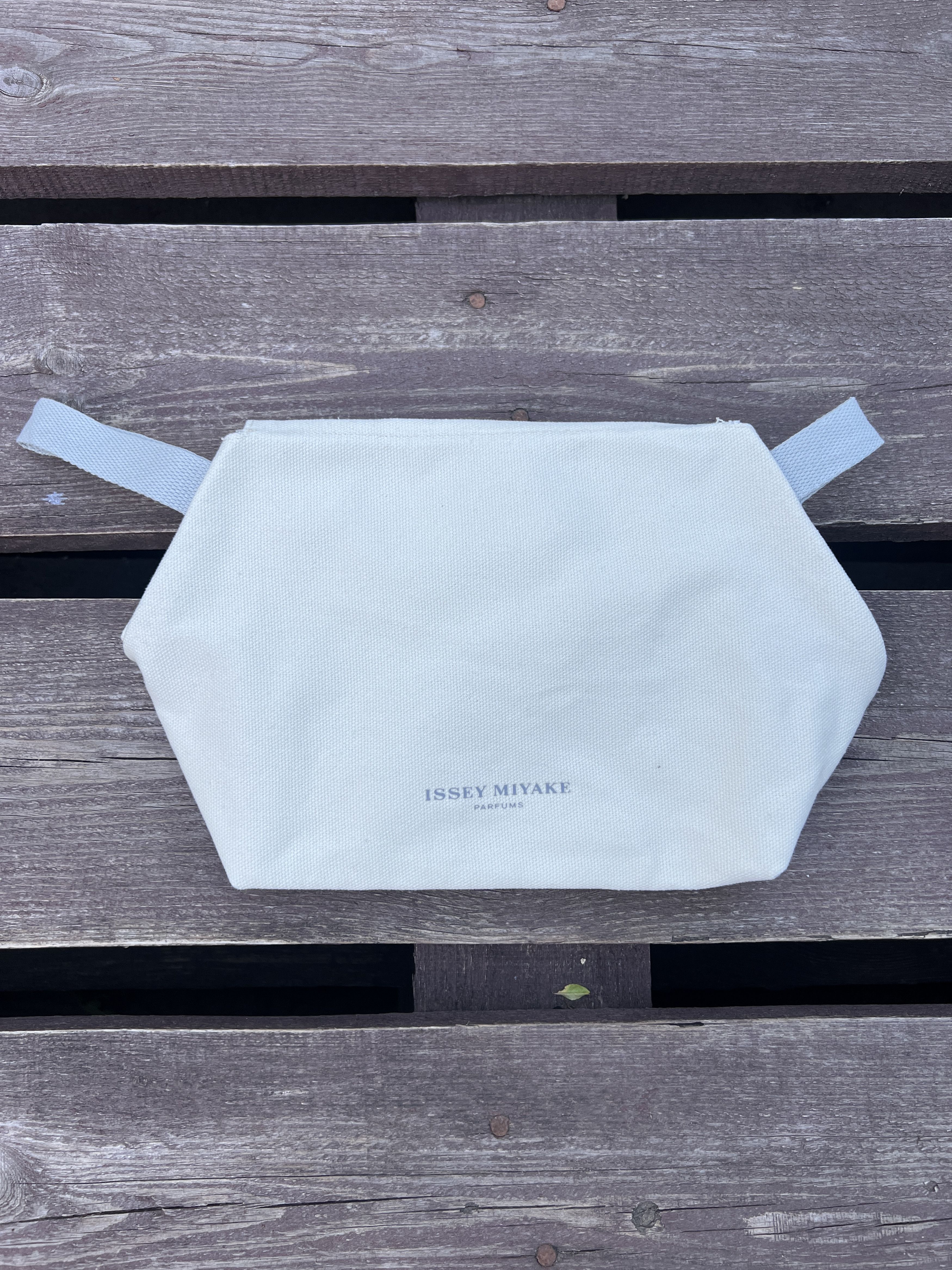 Issey Miyake Issey Miyake Parfums Cosmetic Bag Size ONE SIZE - 1 Thumbnail