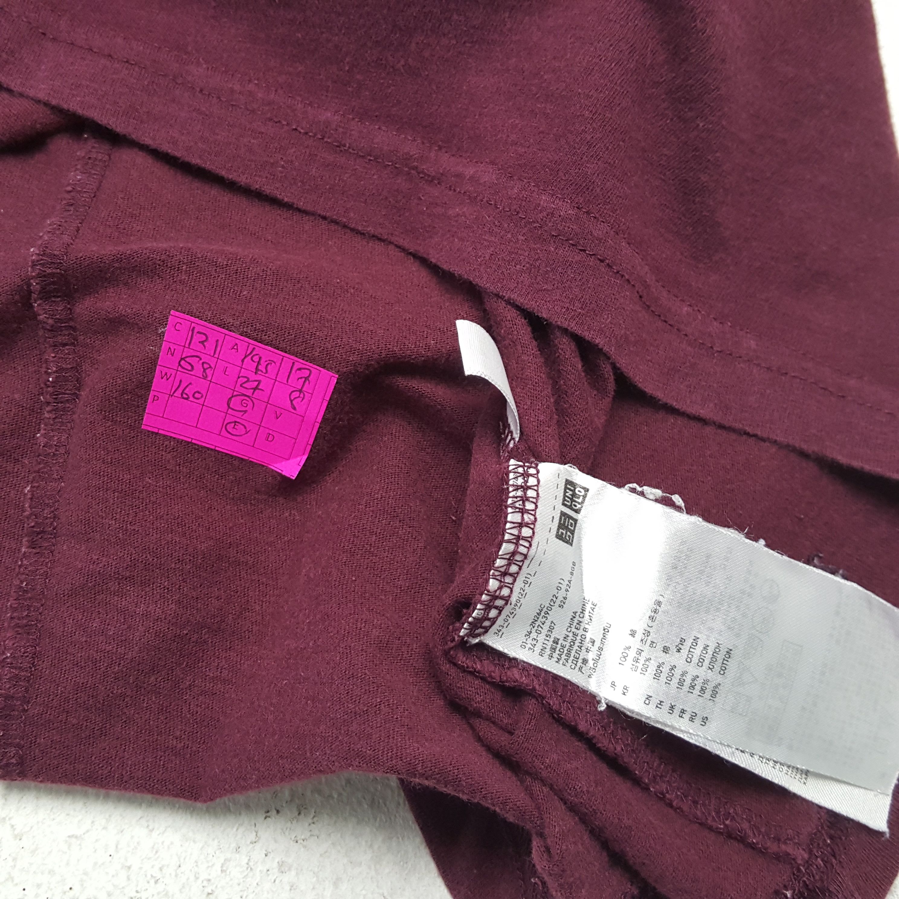 Japanese Brand × Undercover × Uniqlo UNIQLO UNDERCOVER Japanese Brand Daily Wear Tshirt Size US M / EU 48-50 / 2 - 4 Thumbnail