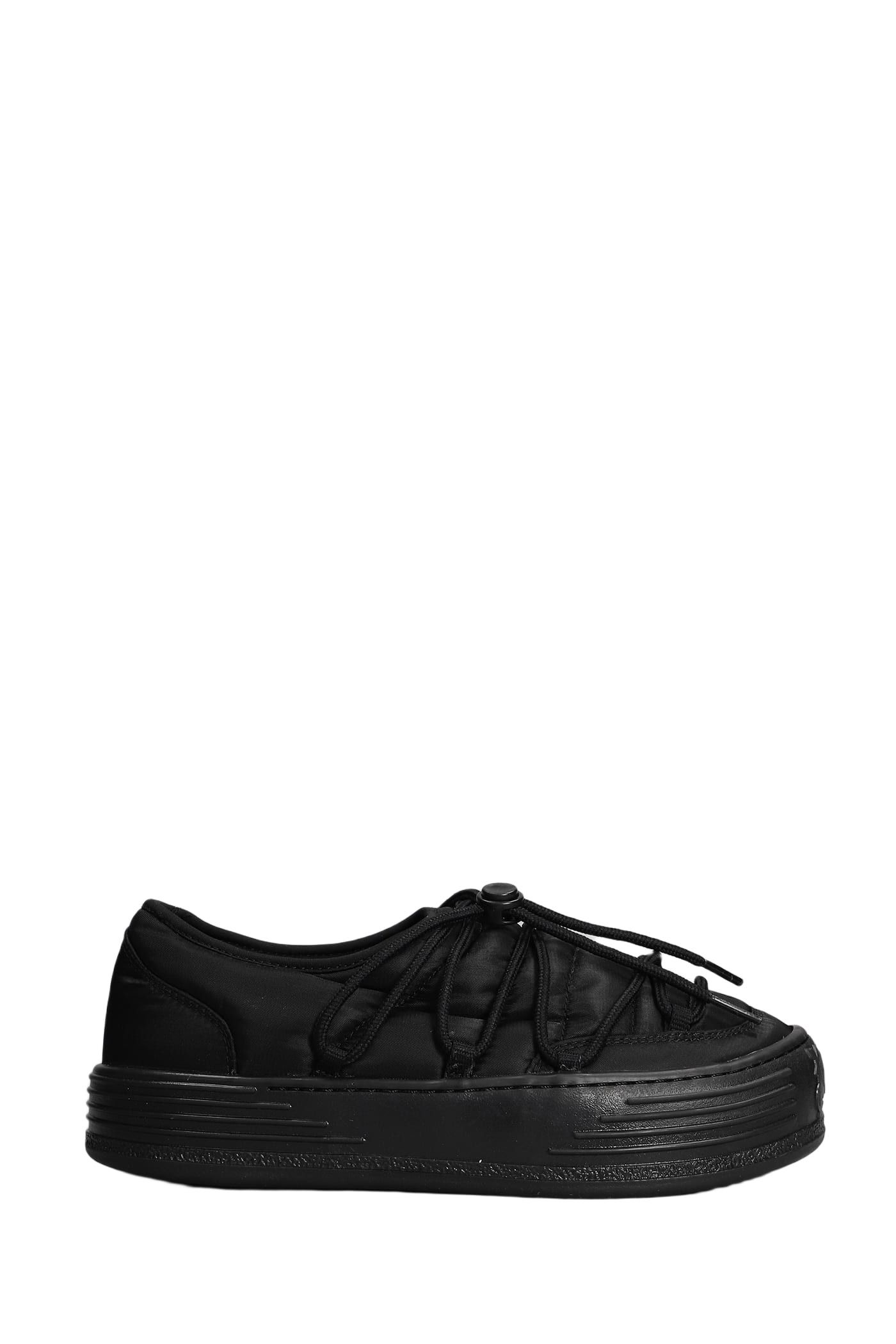 o1y0325 Low-Top Sneakers in Black