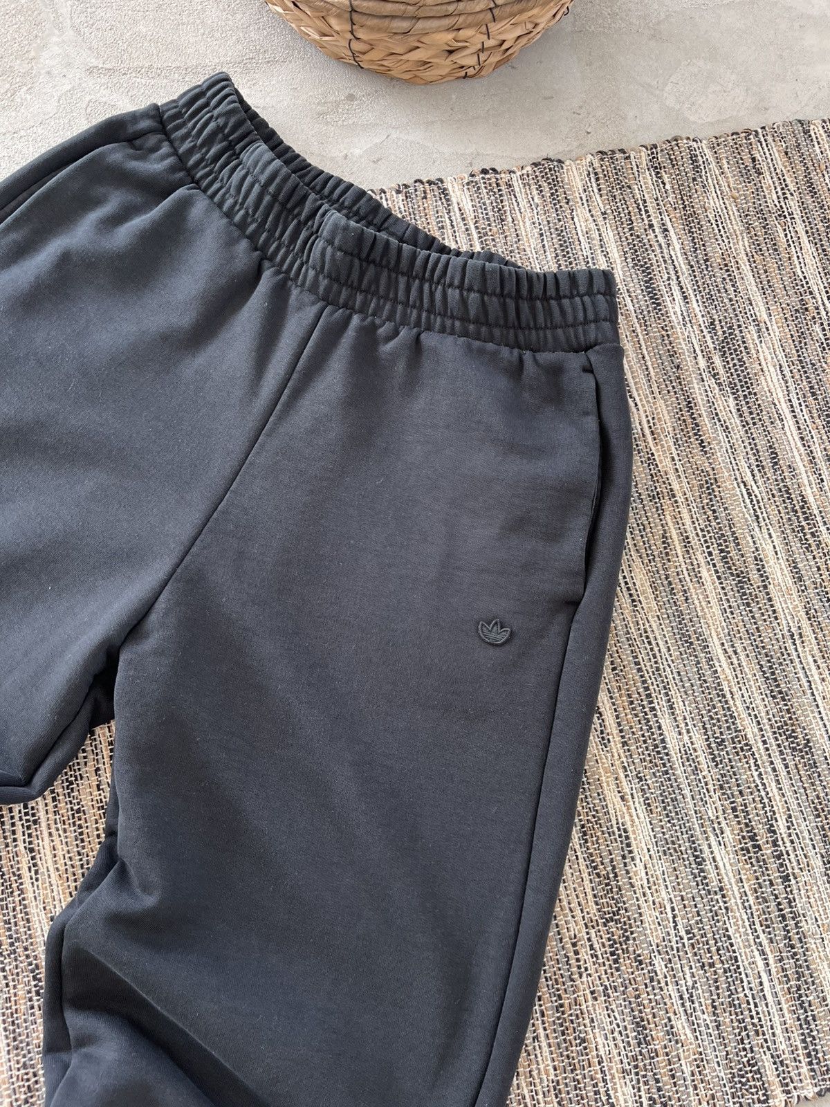 Adidas × Vintage Vintage Adidas Sweatpants Black Y2K Baggy Fit Rare pants Size 32" / US 10 / IT 46 - 4 Thumbnail
