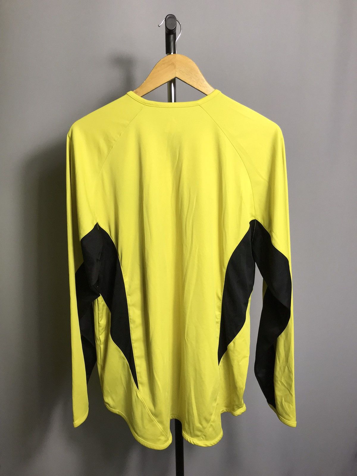 Le Coq Sportif × Vintage sheffield united 2005 2006 goalkeeper shirt yellow long Size US XL / EU 56 / 4 - 7 Thumbnail
