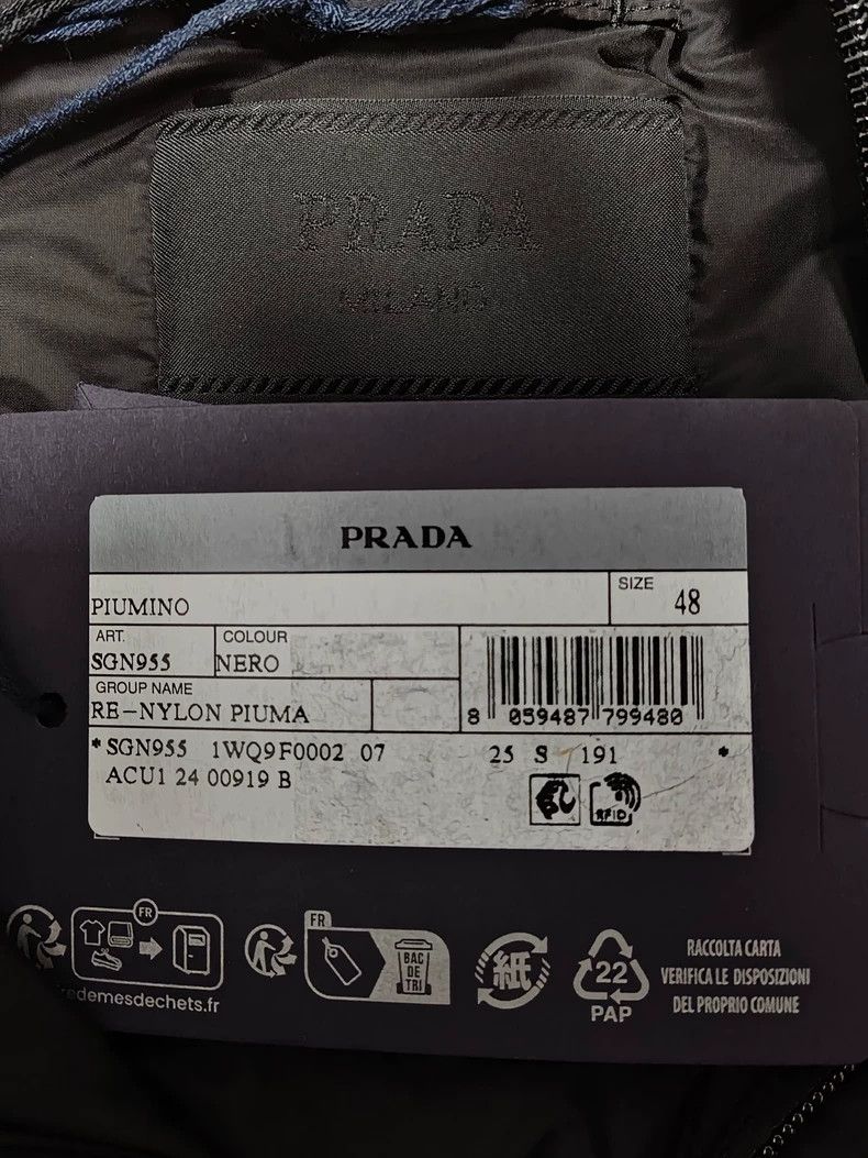 Prada PRADA24fw metal triangle label hooded warm zipper long slee Size US M / EU 48-50 / 2 - 4 Thumbnail