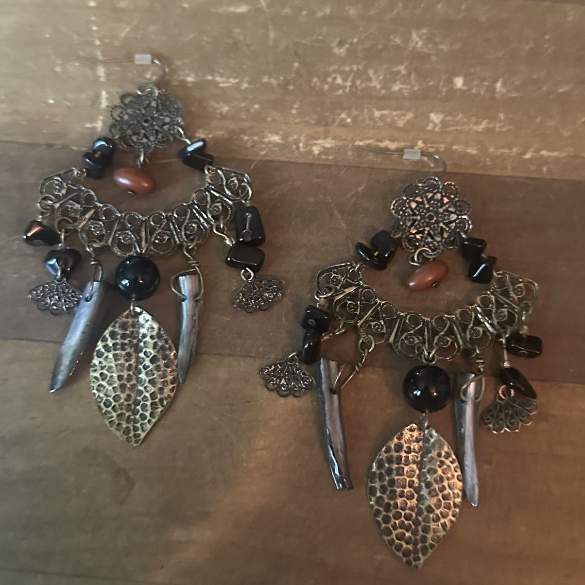 Other Bronze tone agate chips, mop, and leaves chandelier earrings Size ONE SIZE - 5 Thumbnail