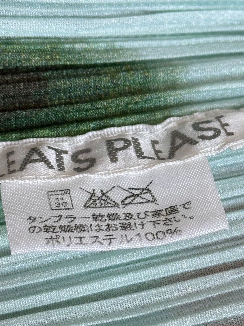 Issey Miyake Issey Miyake size:3 A grayish-green raindrop pleated cardi Size S / US 4 / IT 40 - 3 Thumbnail