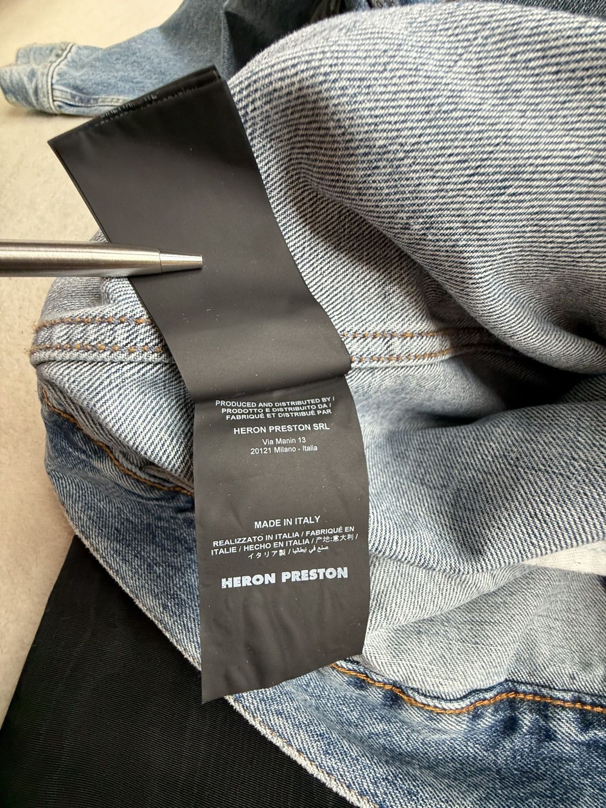 Heron Preston Heron Preston oiled distressed denim workwear trucker jacket Size US S / EU 44-46 / 1 - 25 Thumbnail