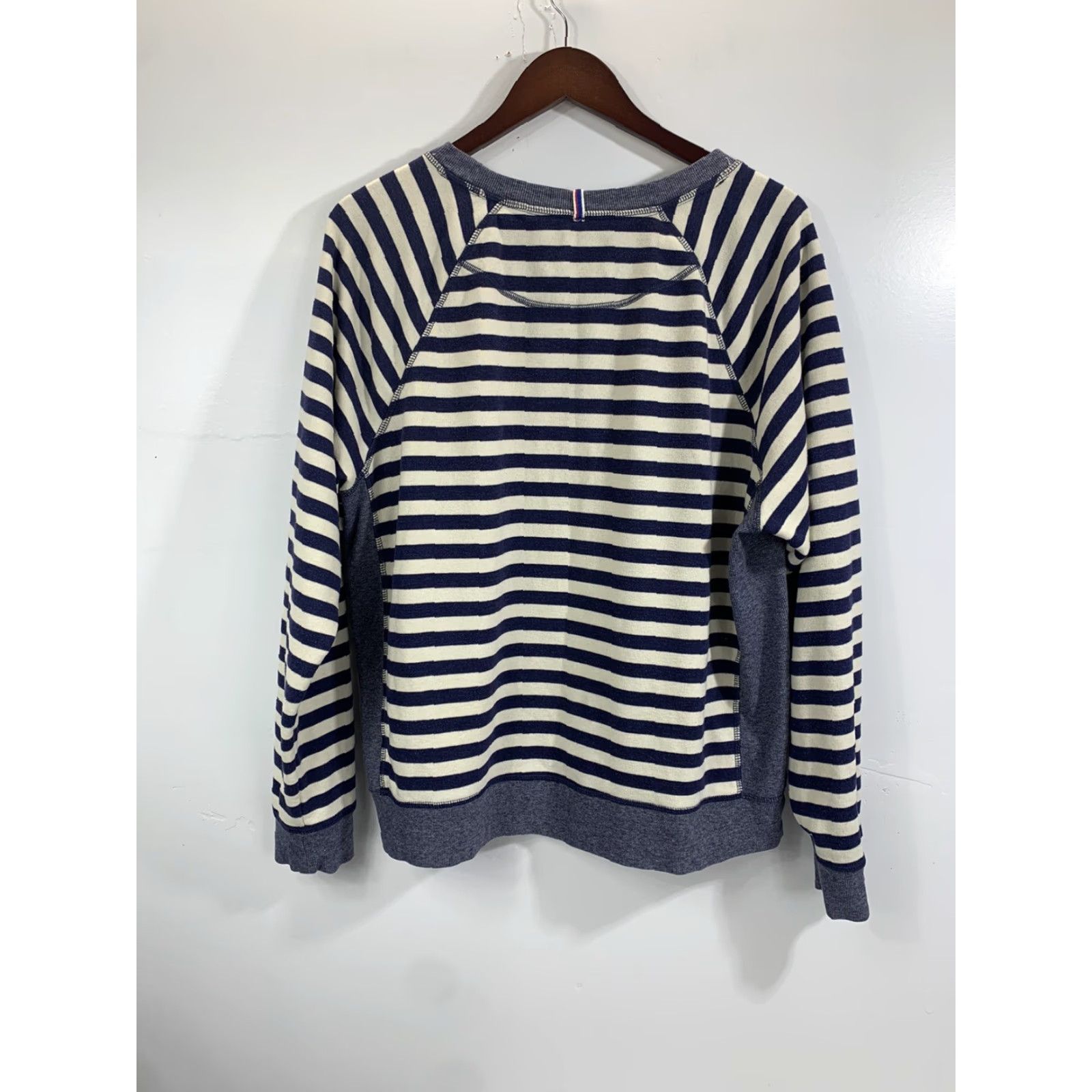 Champion VINTAGE Champion Stripped Women's Sweater 537 XL Blue 90s Crew Neck Long Sleeve Pullover Knit Shirt Women Size XL / US 12-14 / IT 48-50 - 2 Thumbnail